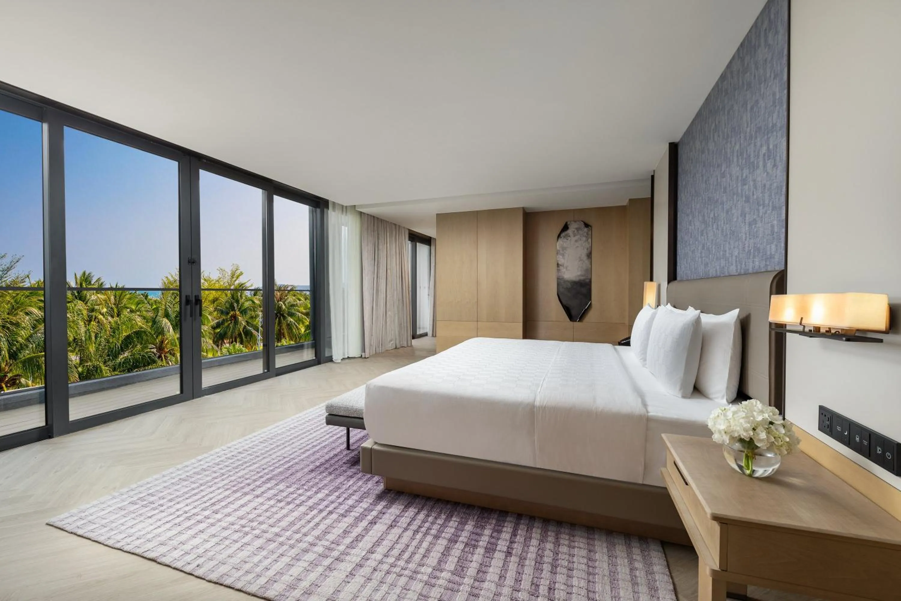 Photo of the whole room, Bed in HUALUXE Sanya Yalong Bay Resort