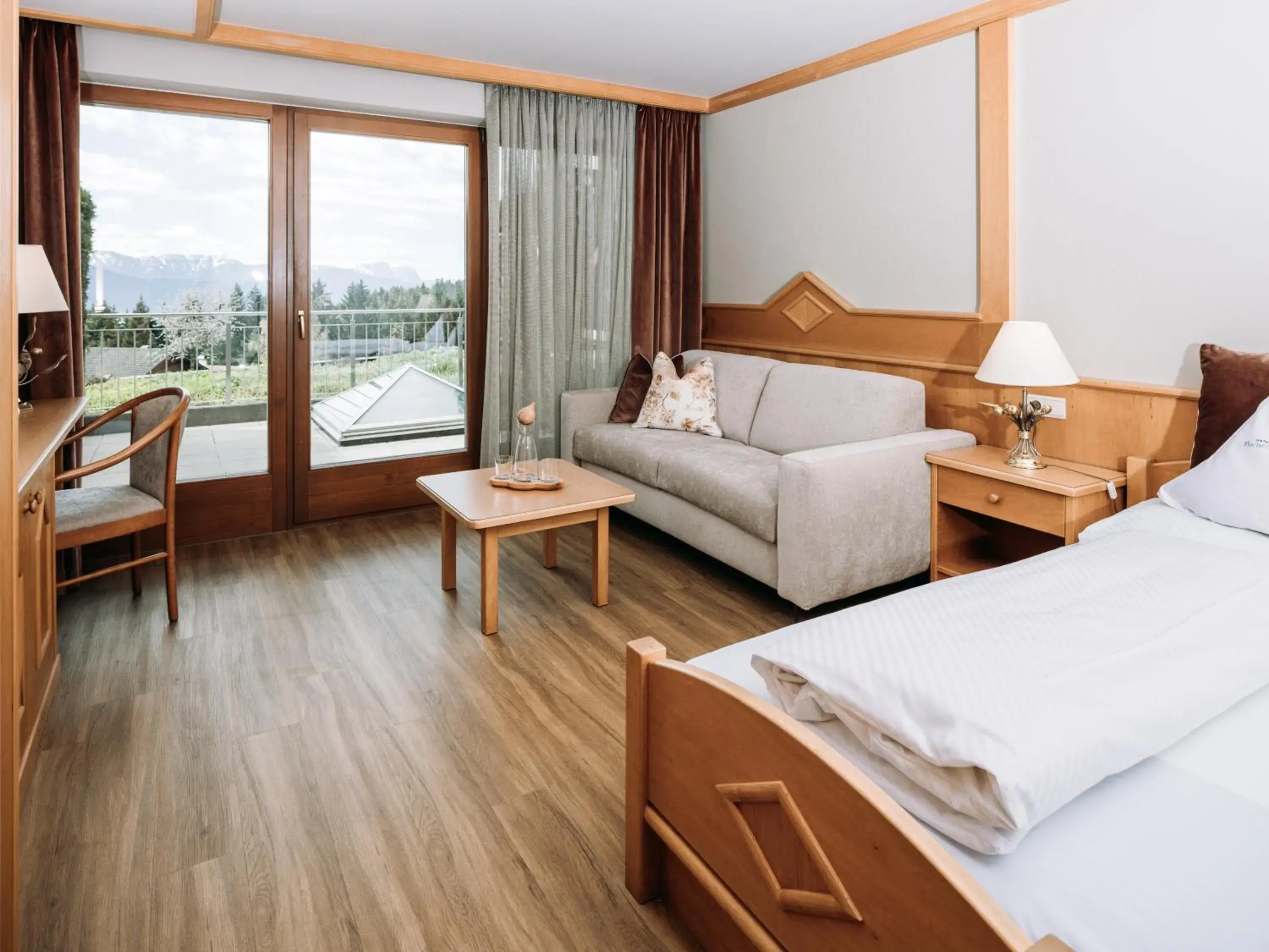 Superior Double Room with Balcony in Hotel Bacherhof Superior Double Room with Balcony in Hotel Bacherhof