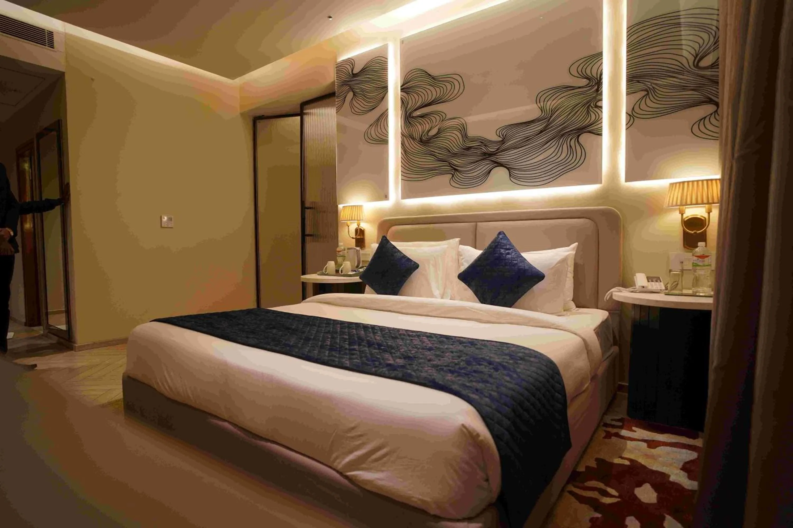 VIP, Bed in Chinmay Hotel & Resort