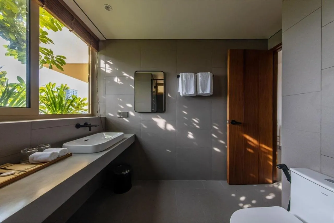Bathroom in Cát Vàng Hotel & Apartment