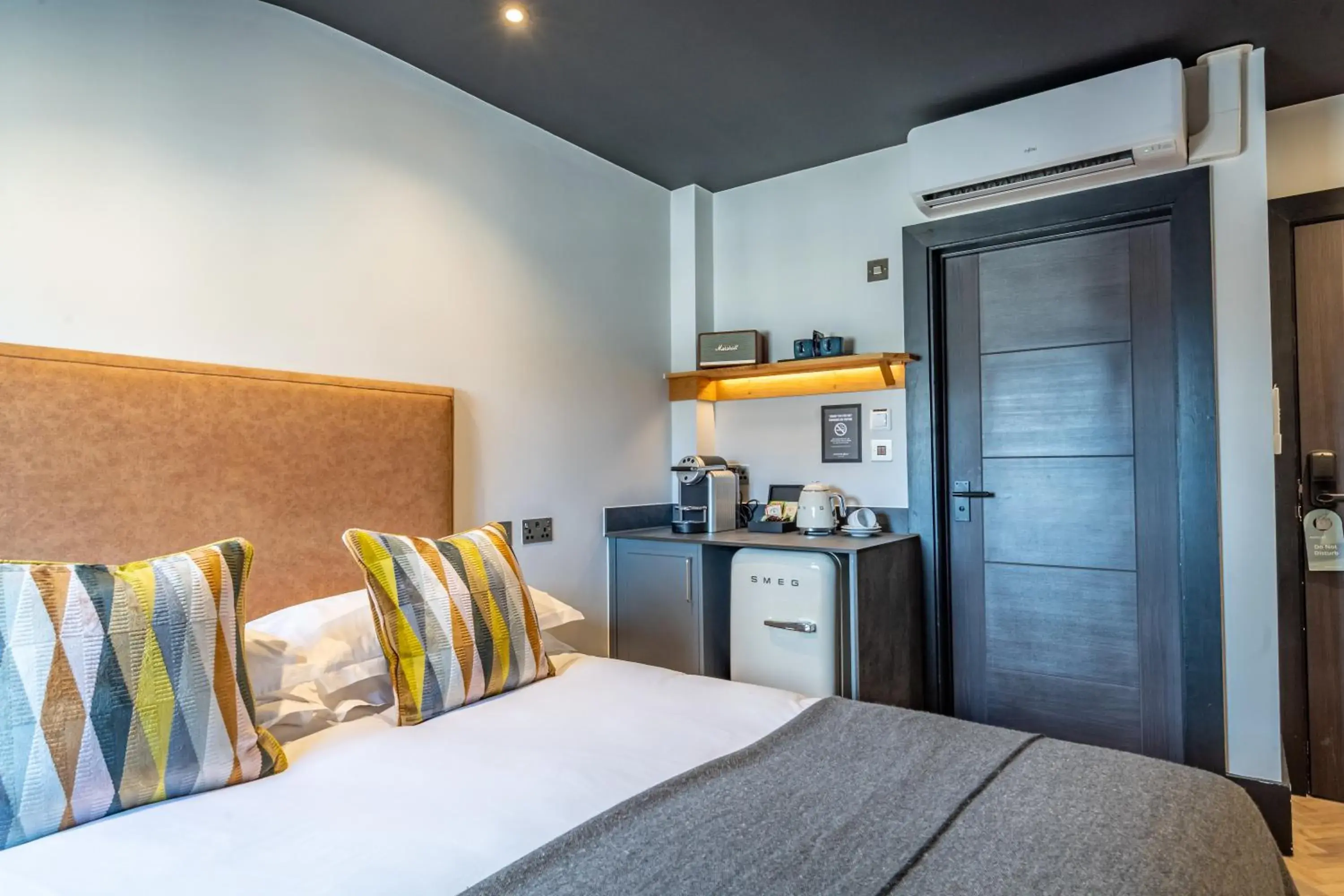 Standard Double Room in Crescent Place by Mansley Standard Double Room in Crescent Place by Mansley