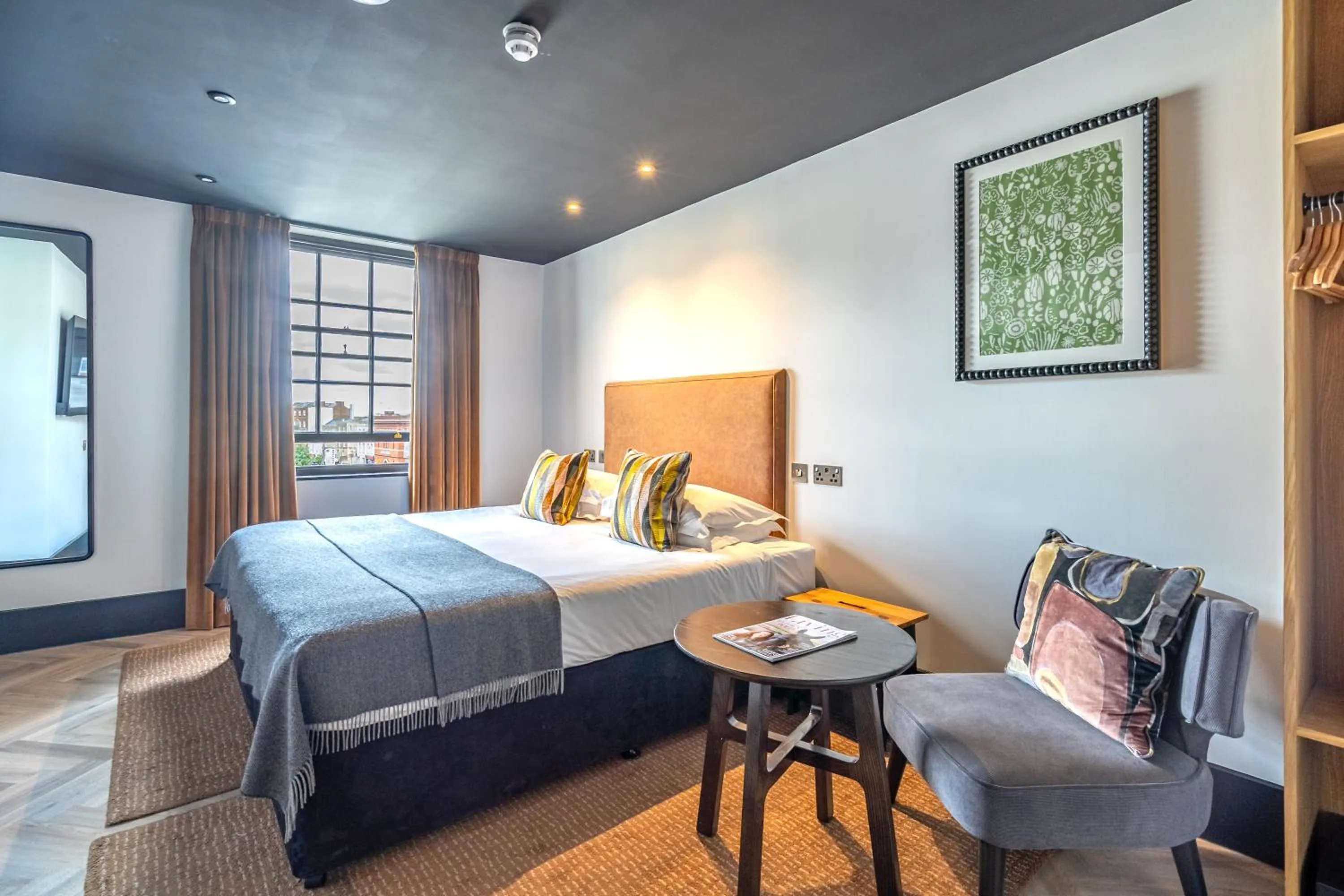 Bed in Crescent Place by Mansley