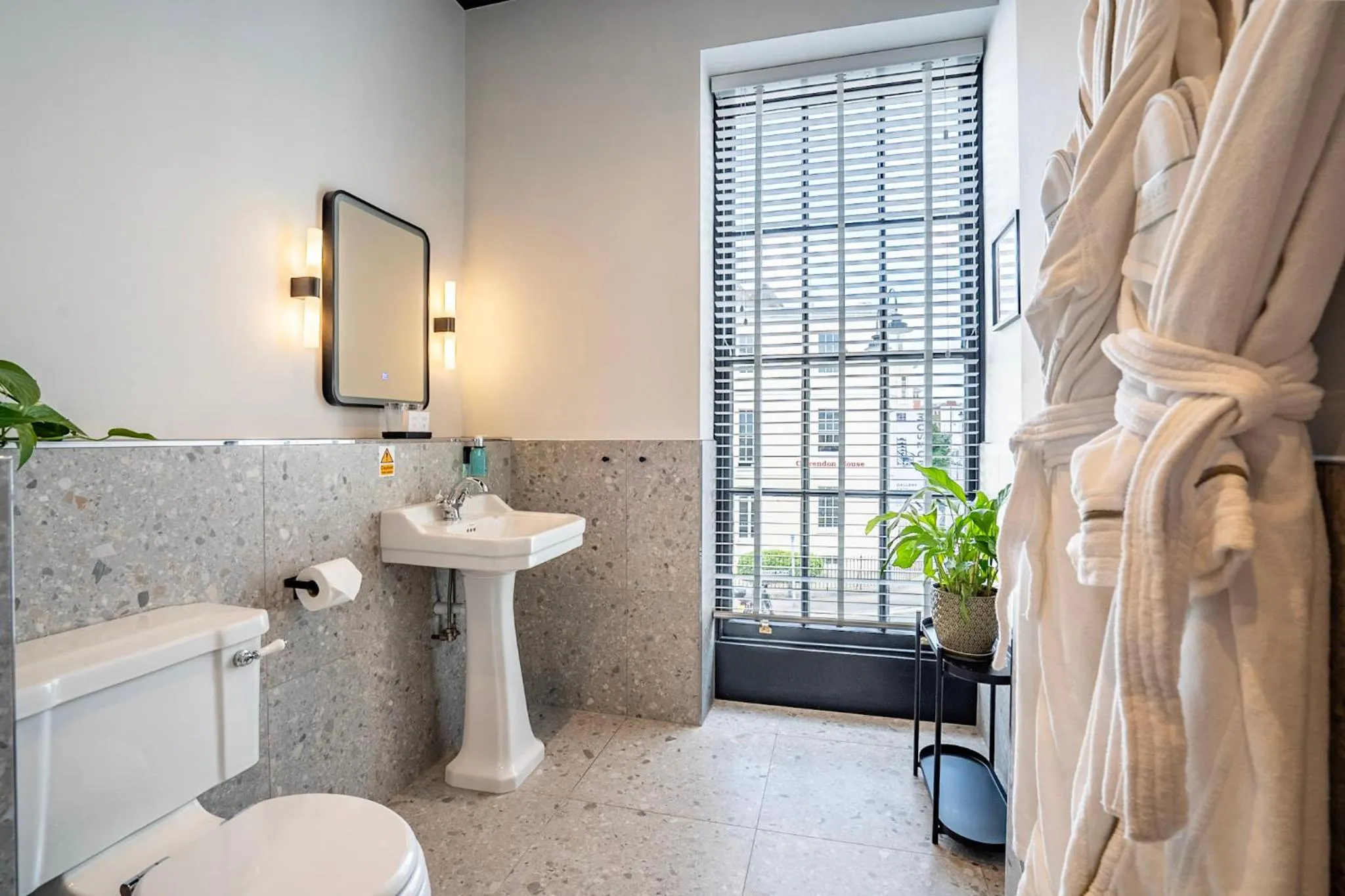 Shower in Crescent Place by Mansley