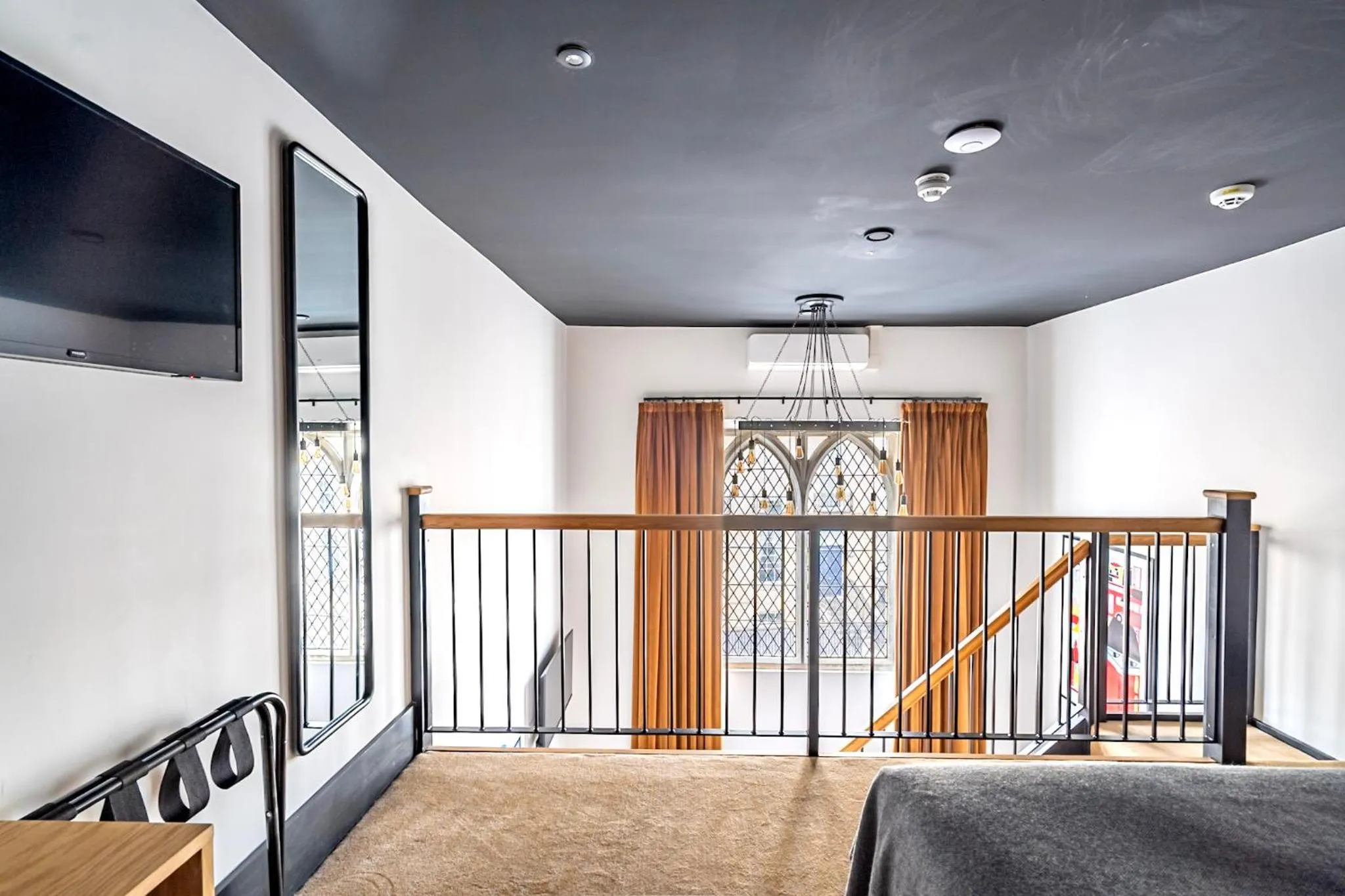 Bed in Crescent Place by Mansley