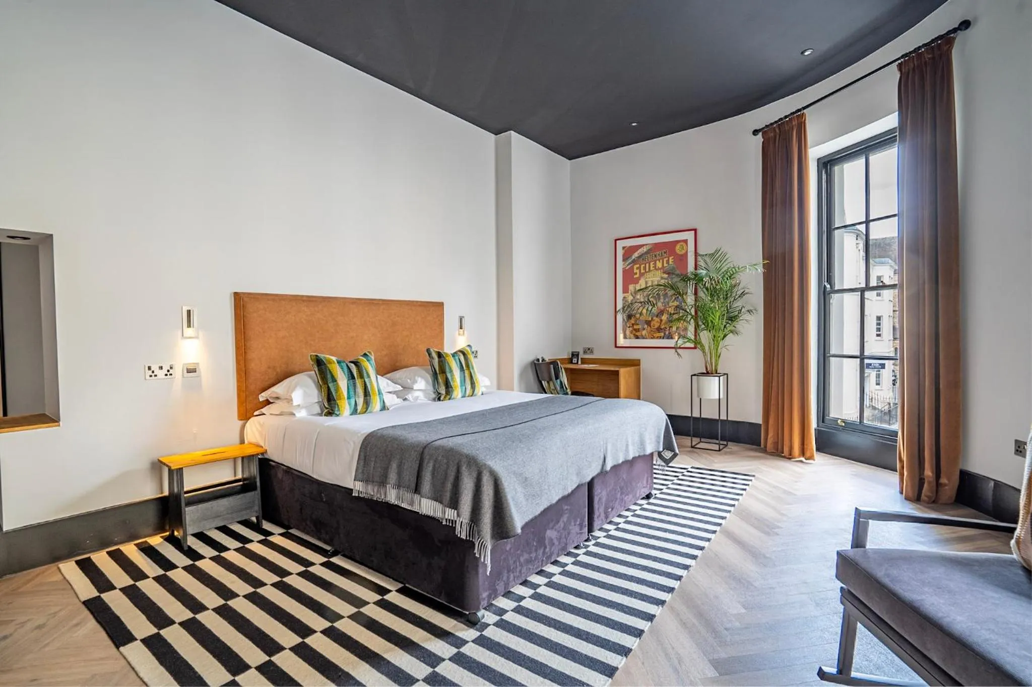 Bed in Crescent Place by Mansley