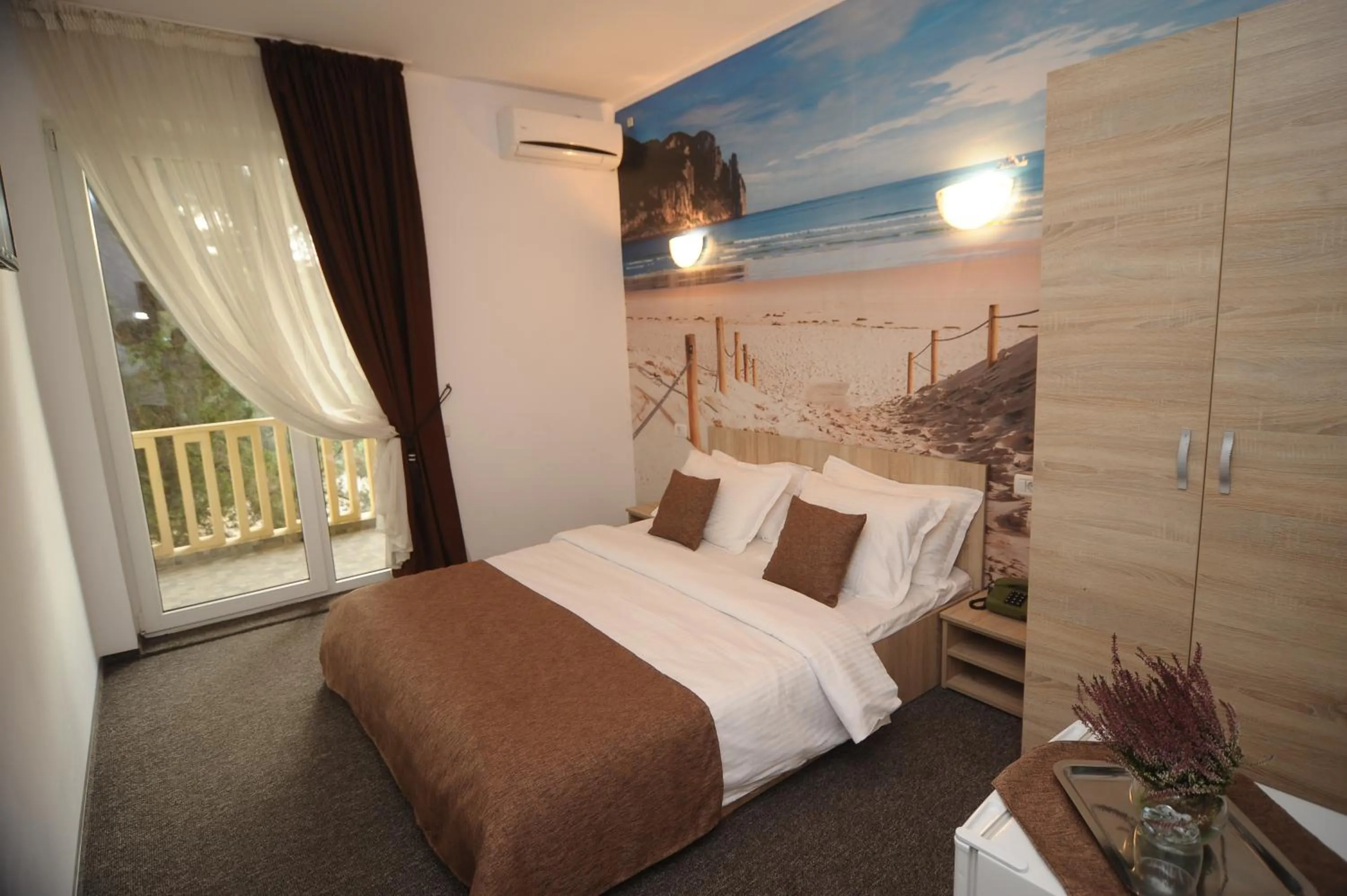 Bedroom, Bed in Hotel Pinguin