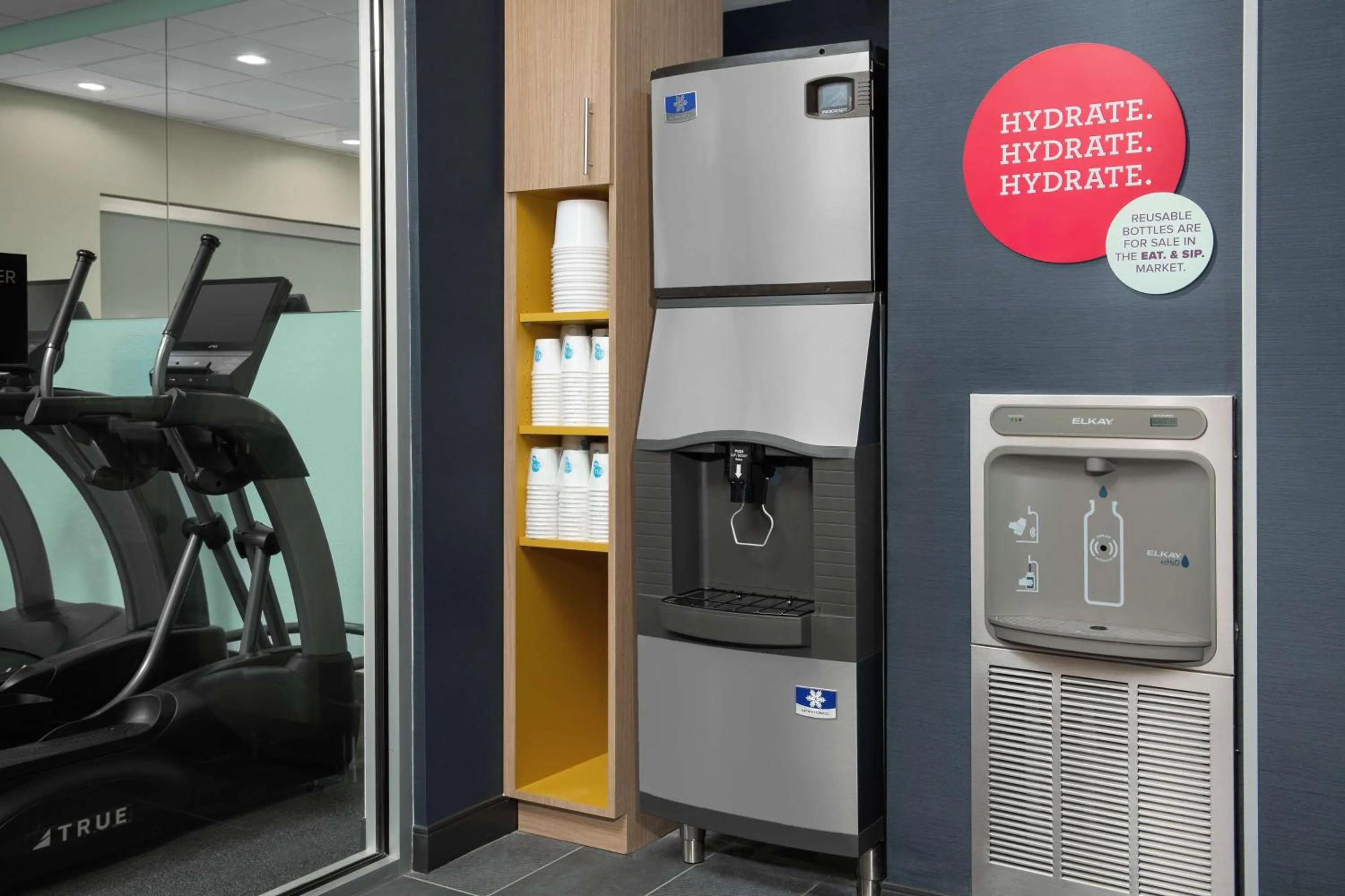 Dining area in Tru By Hilton North Richland Hills DFW West