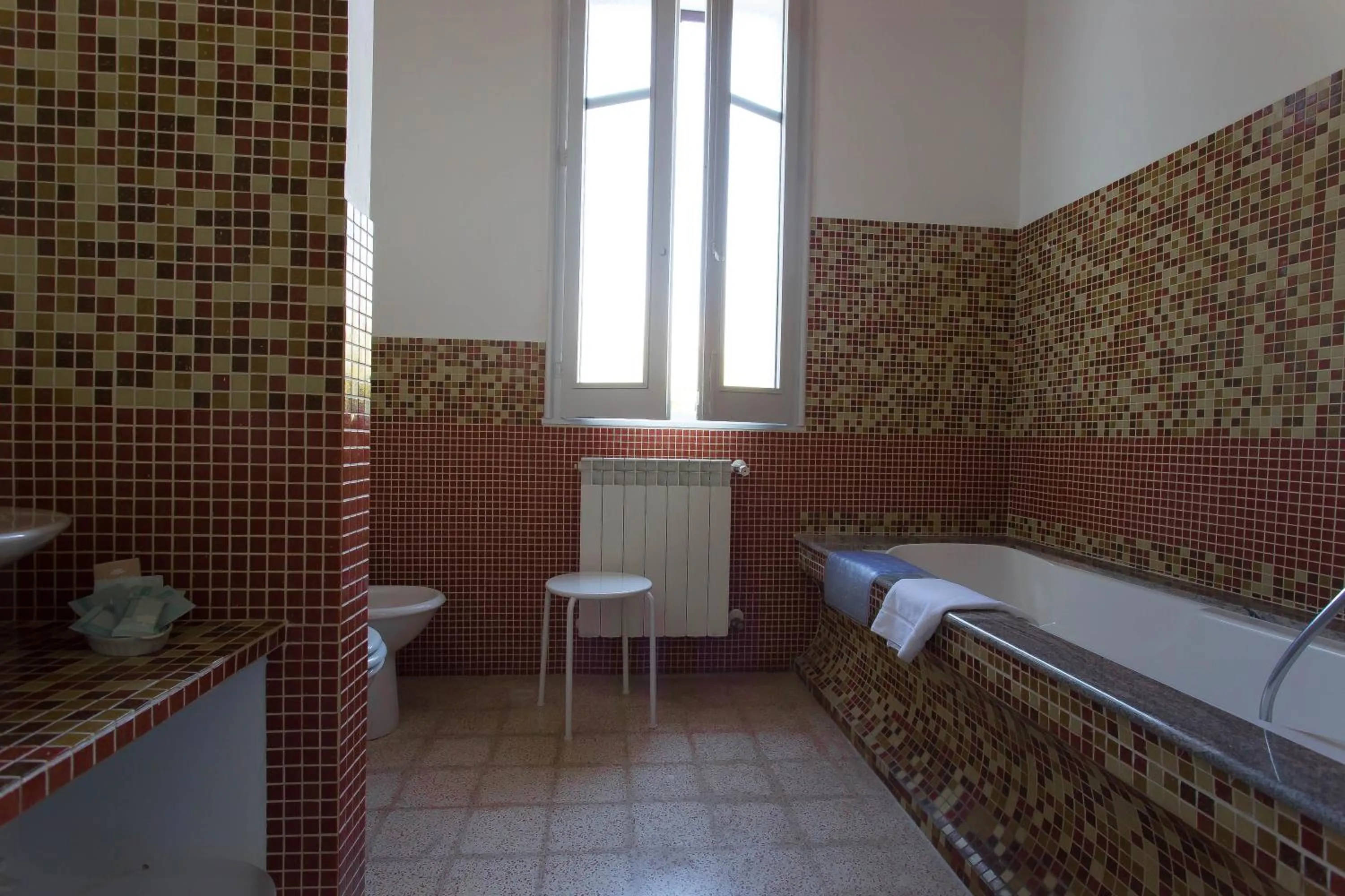 Toilet, Bed in Miss Sicily B&B