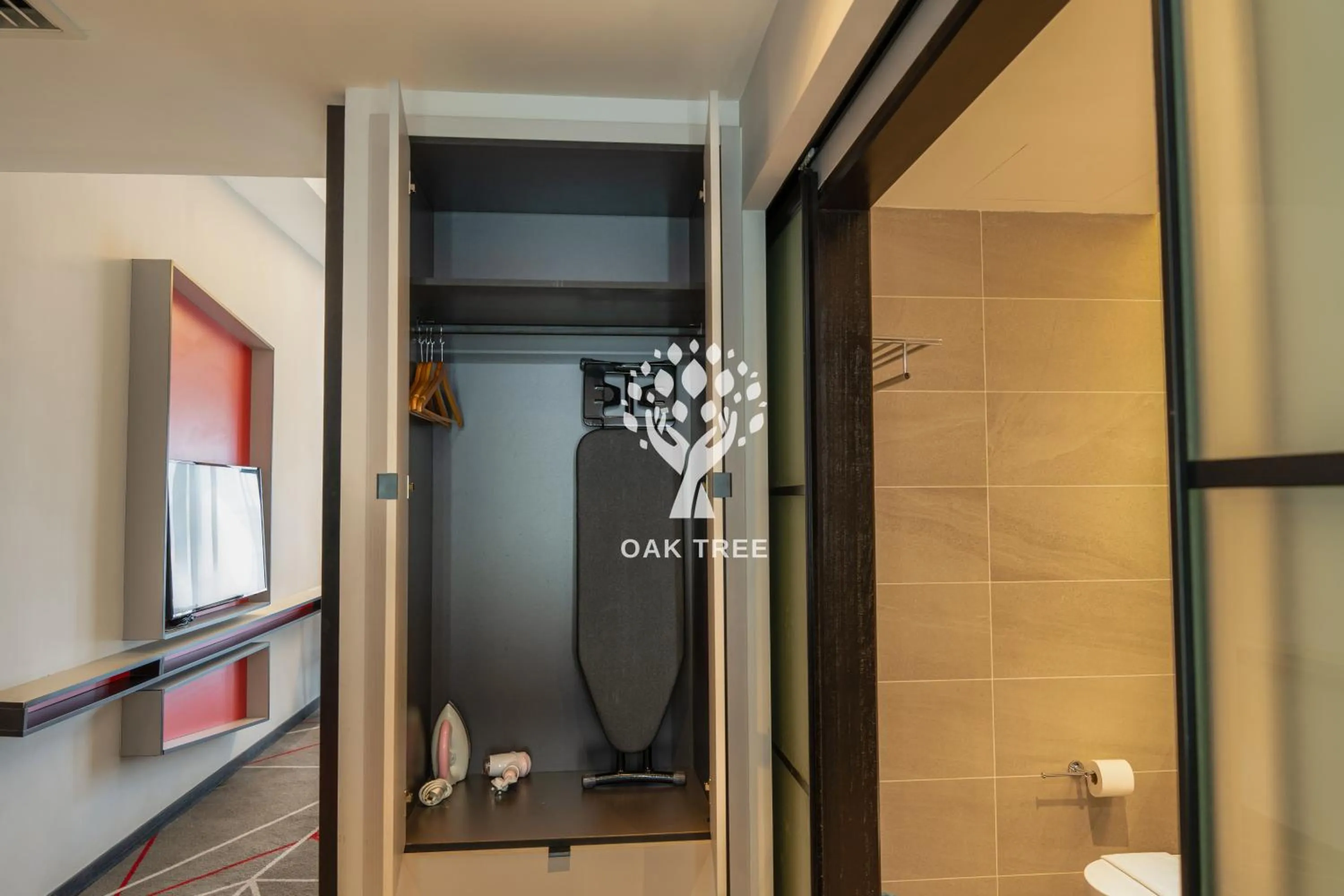 Red M101 by Oak Tree