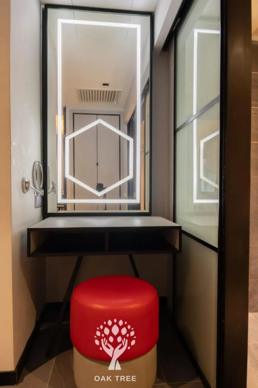 Red M101 by Oak Tree