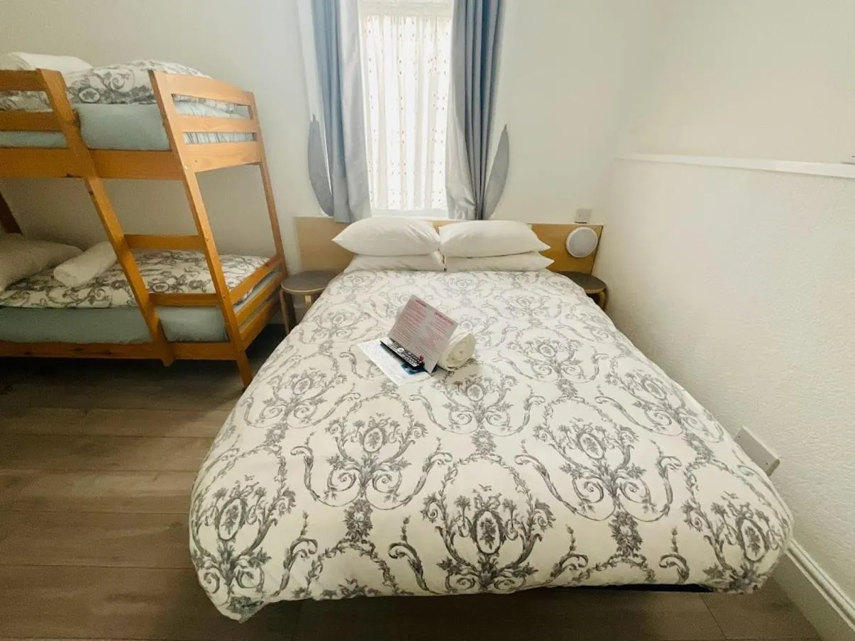 Bed in The Danescourt