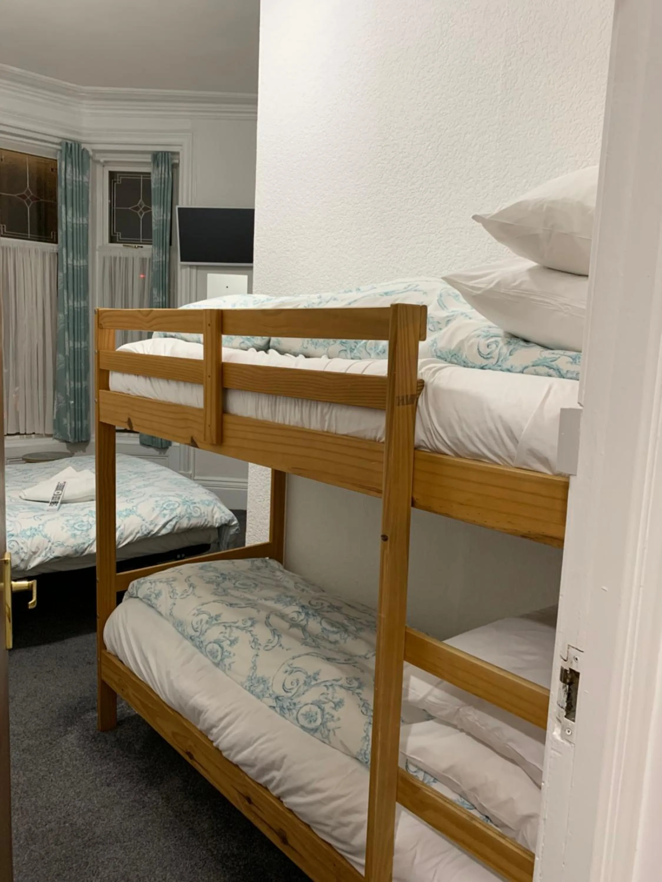 Night, Bed in The Danescourt