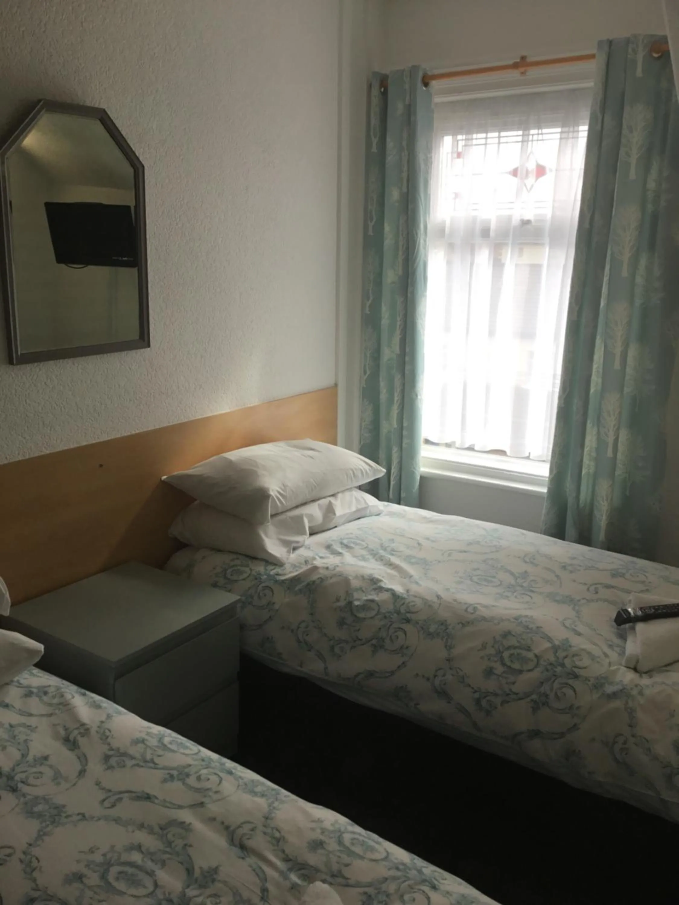 Bed in The Danescourt