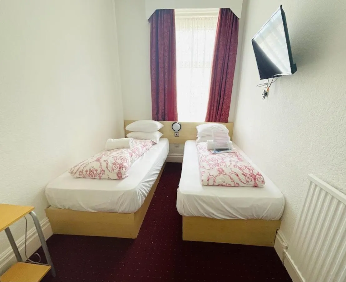 Bed in The Danescourt