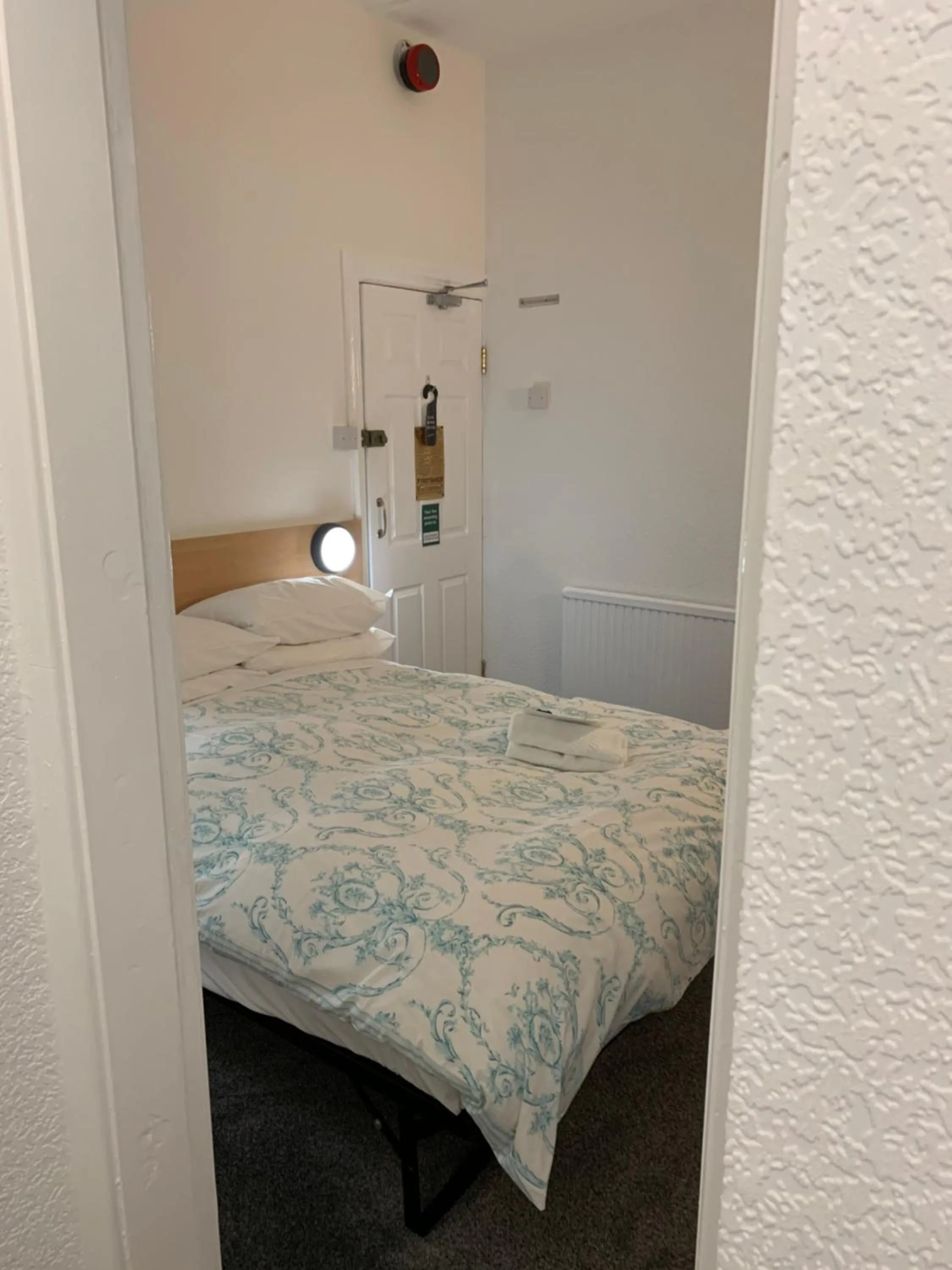 Bed in The Danescourt