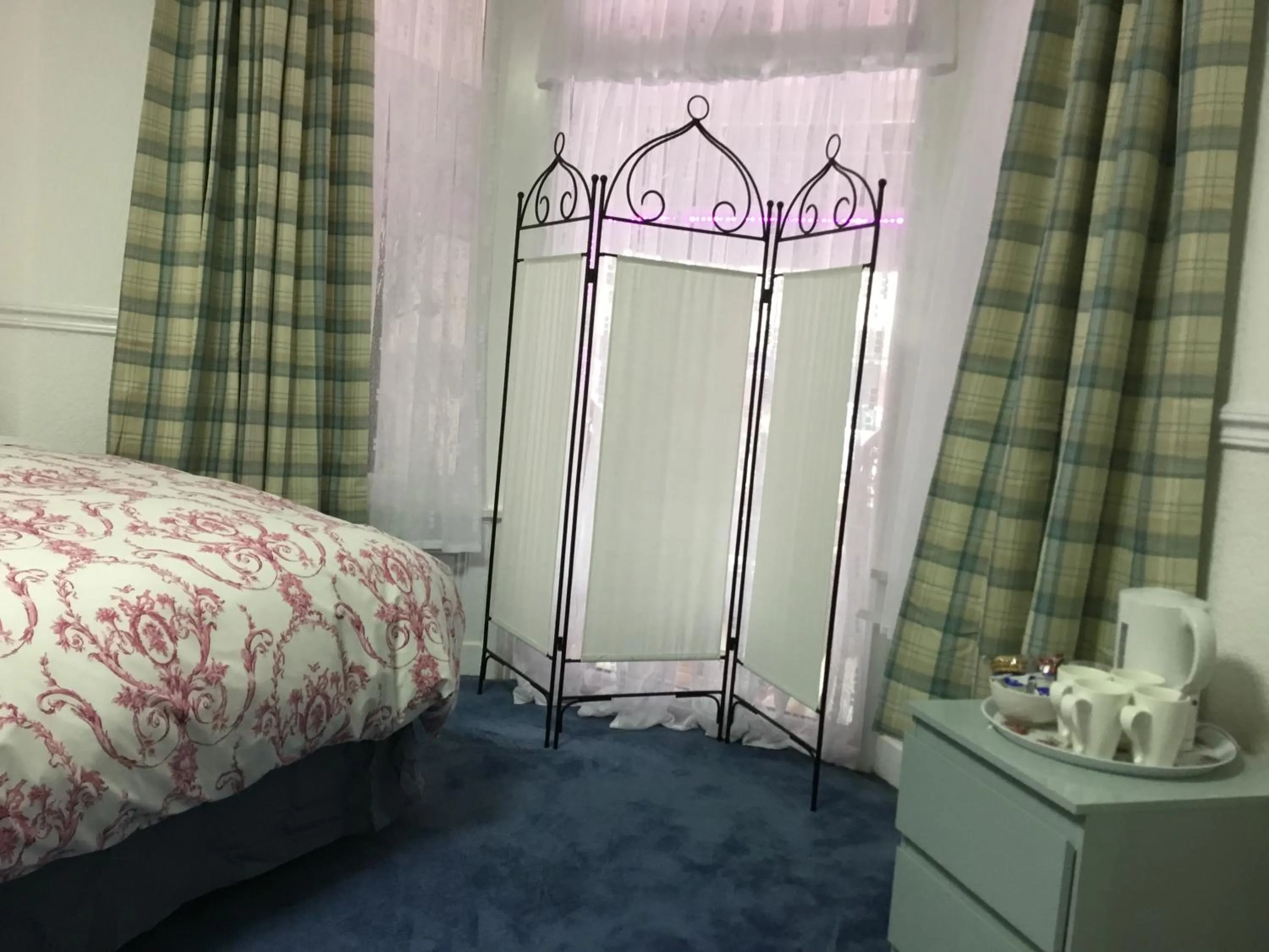 Bed in The Danescourt