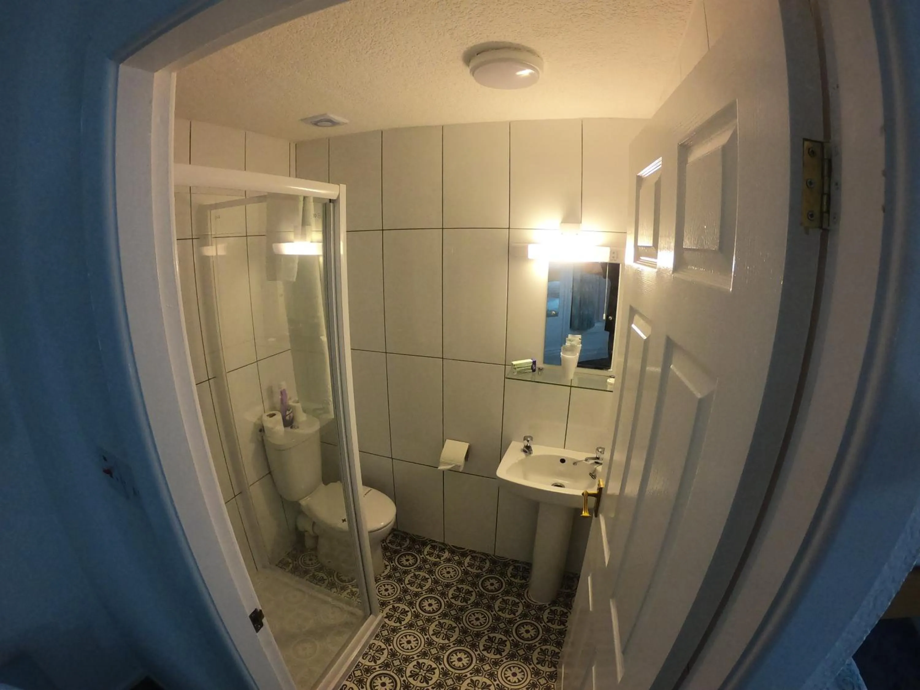 Bathroom in The Danescourt