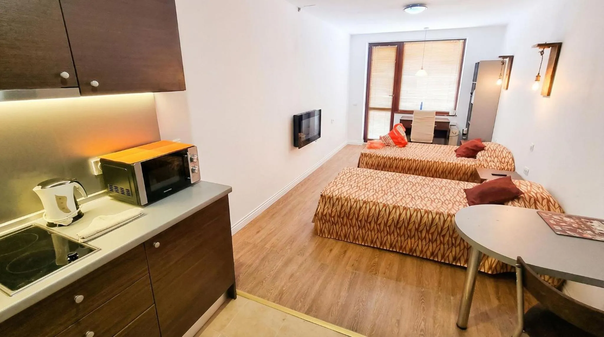 Bed in Mountain Paradise 2 - Quiet Cosy Studio - Balcony, Wifi
