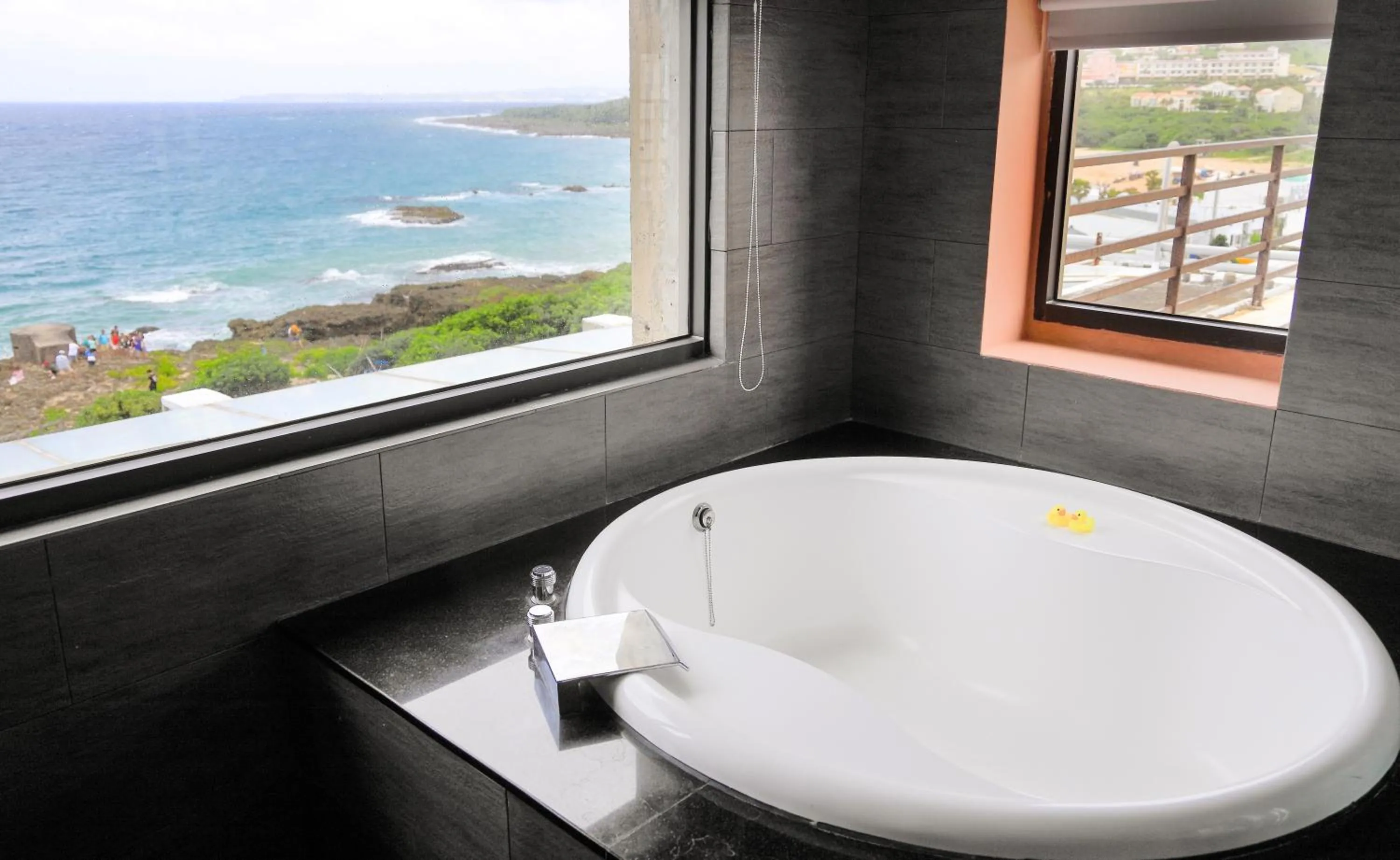 Bath in Jing Guan Hotel