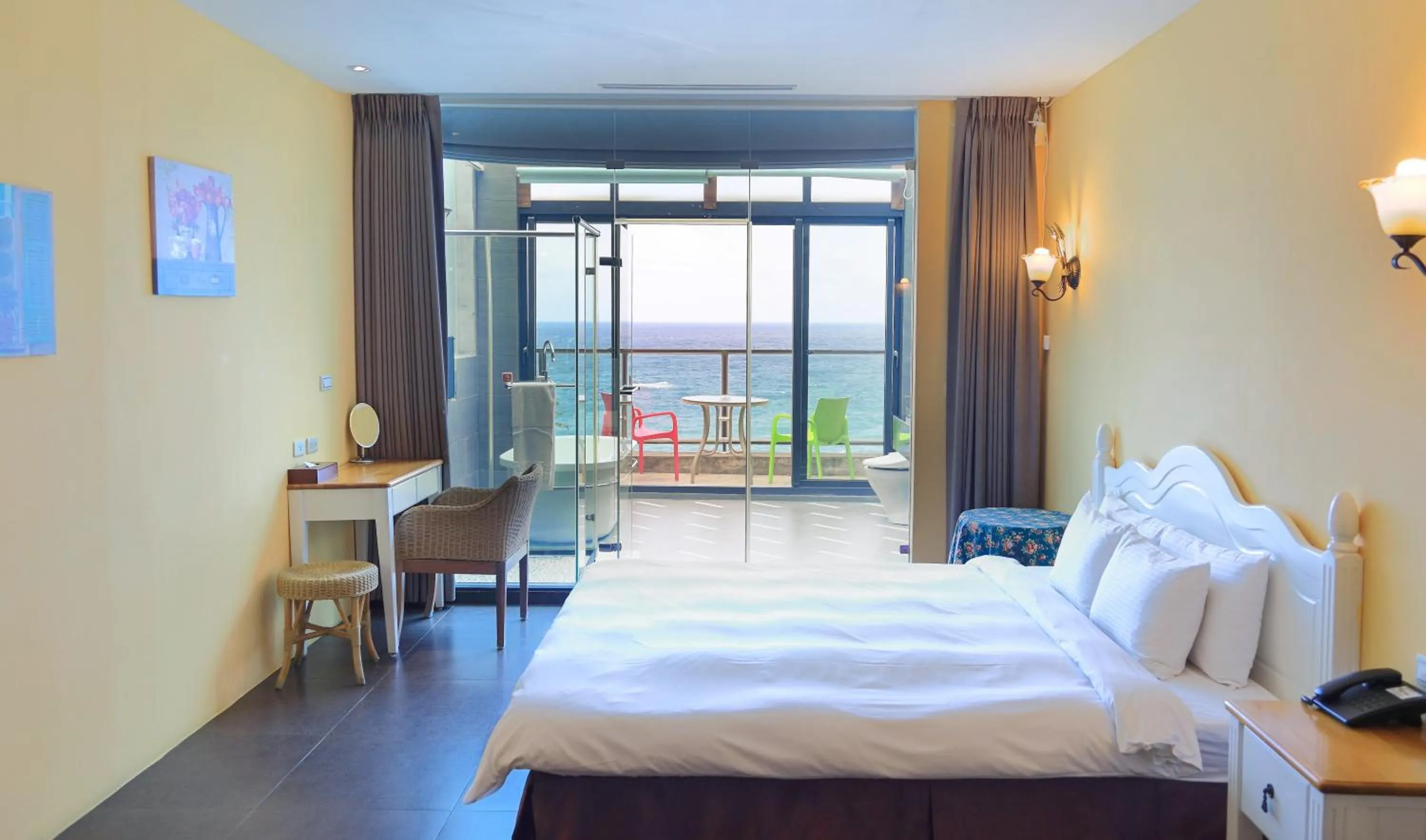 On site, Bed in Jing Guan Hotel