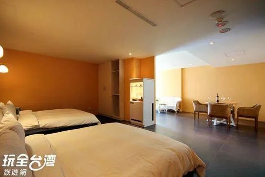 bunk bed, Bed in Jing Guan Hotel