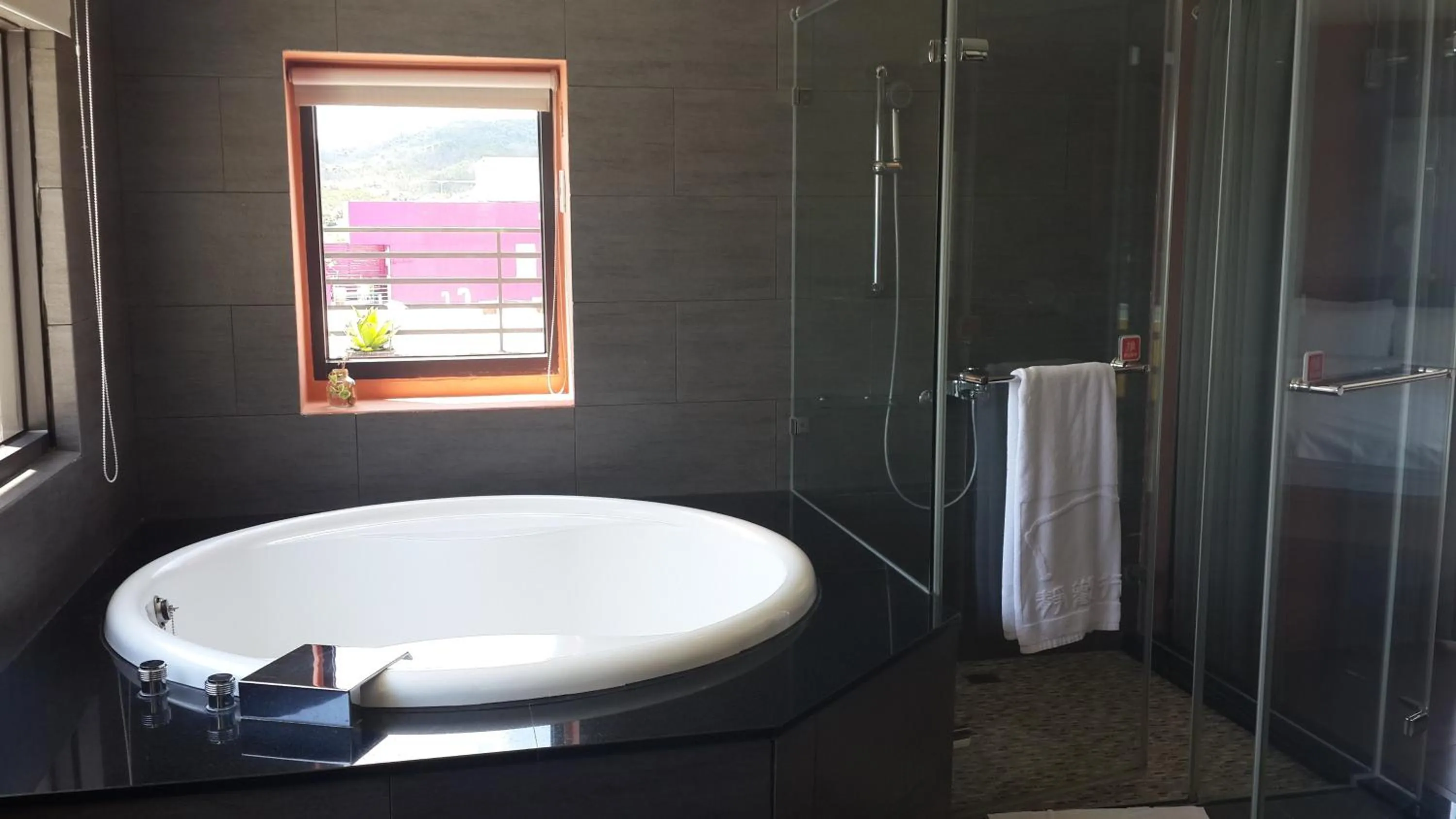 Bathroom in Jing Guan Hotel