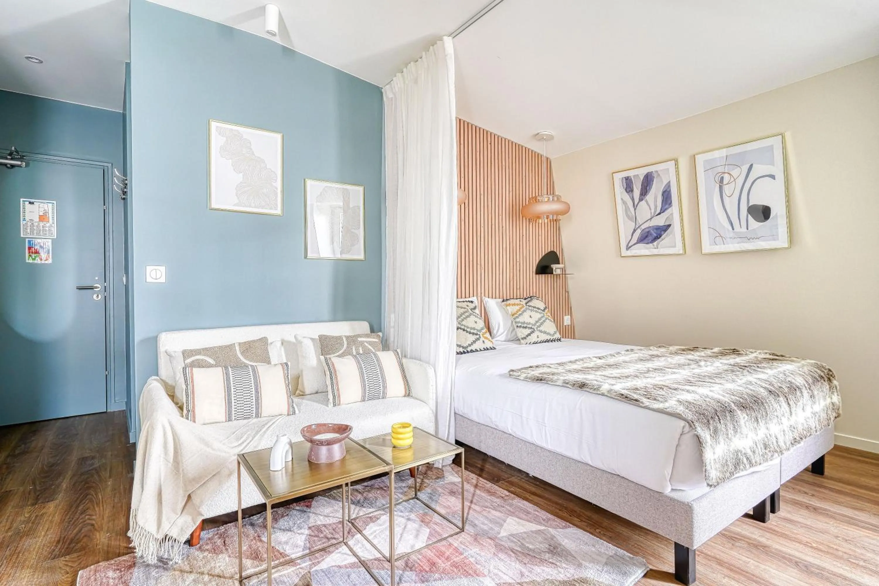 Bed in Résidence Le Belleville