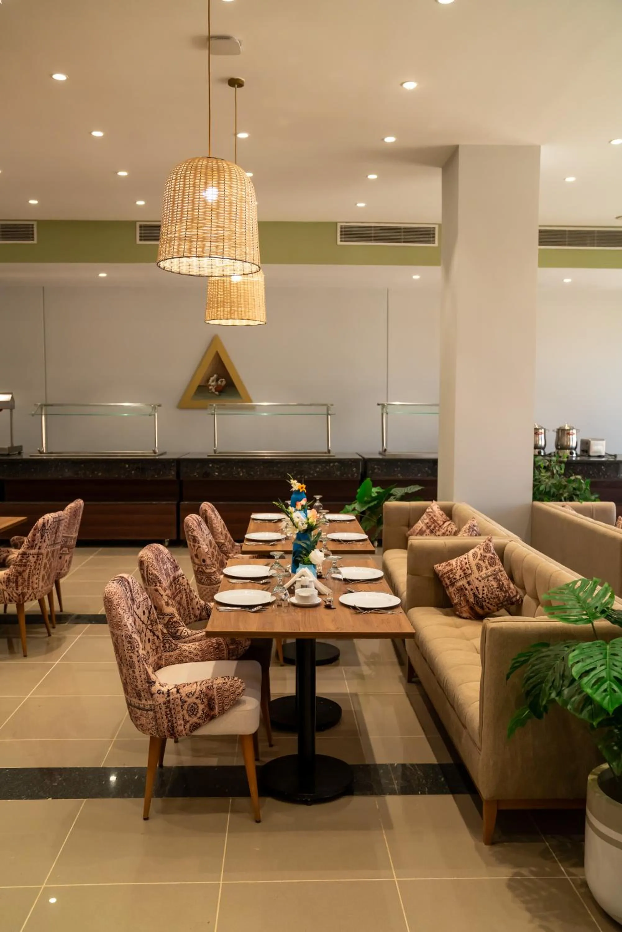 Restaurant/places to eat in Azal Lagoons Resort Abu Simbel