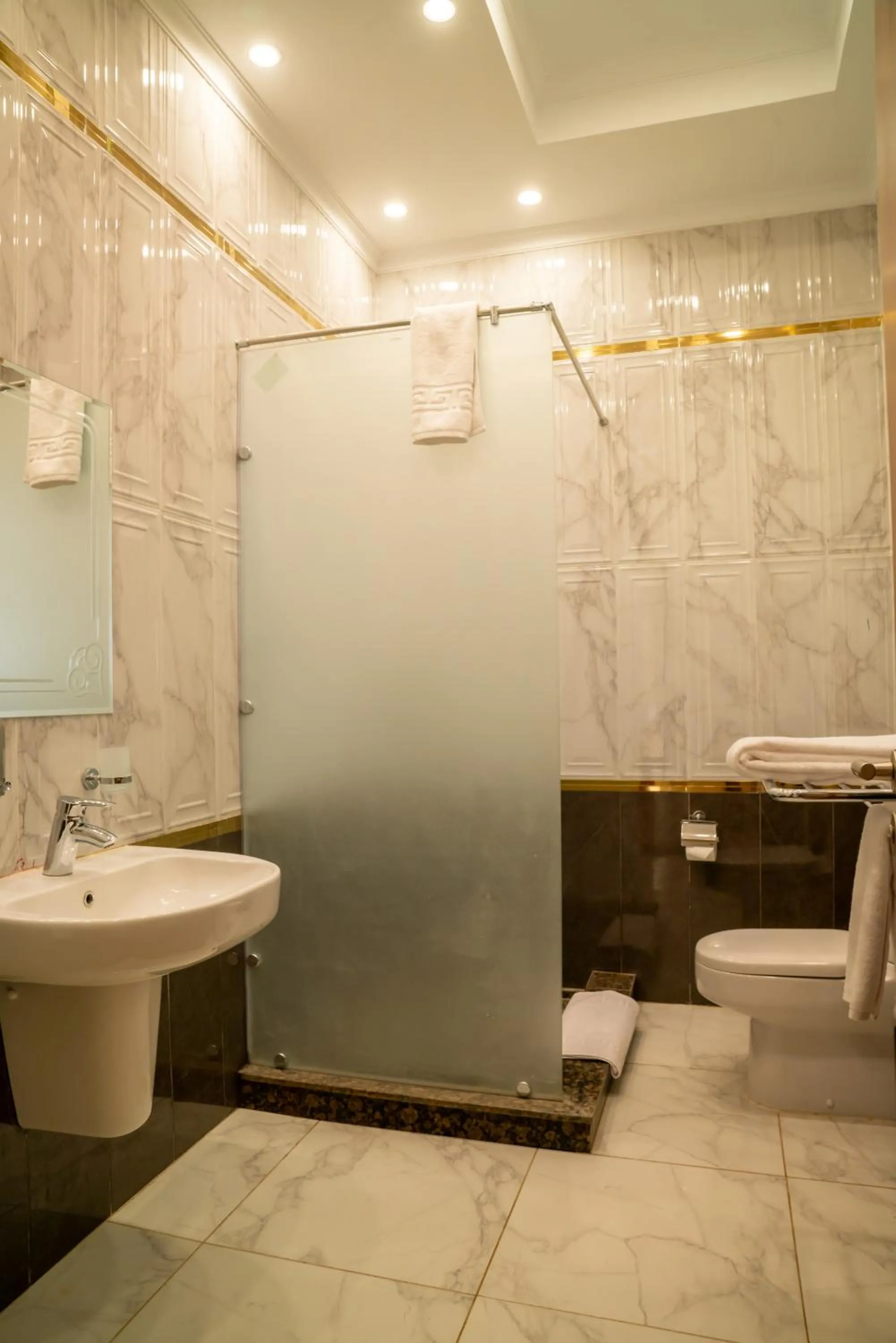 Shower in Azal Lagoons Resort Abu Simbel