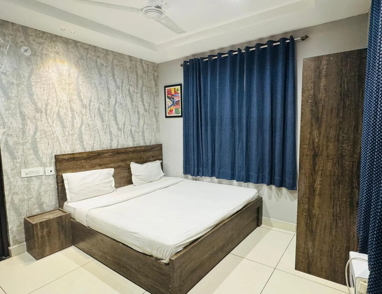 Bedroom in Hotel Pearl inn