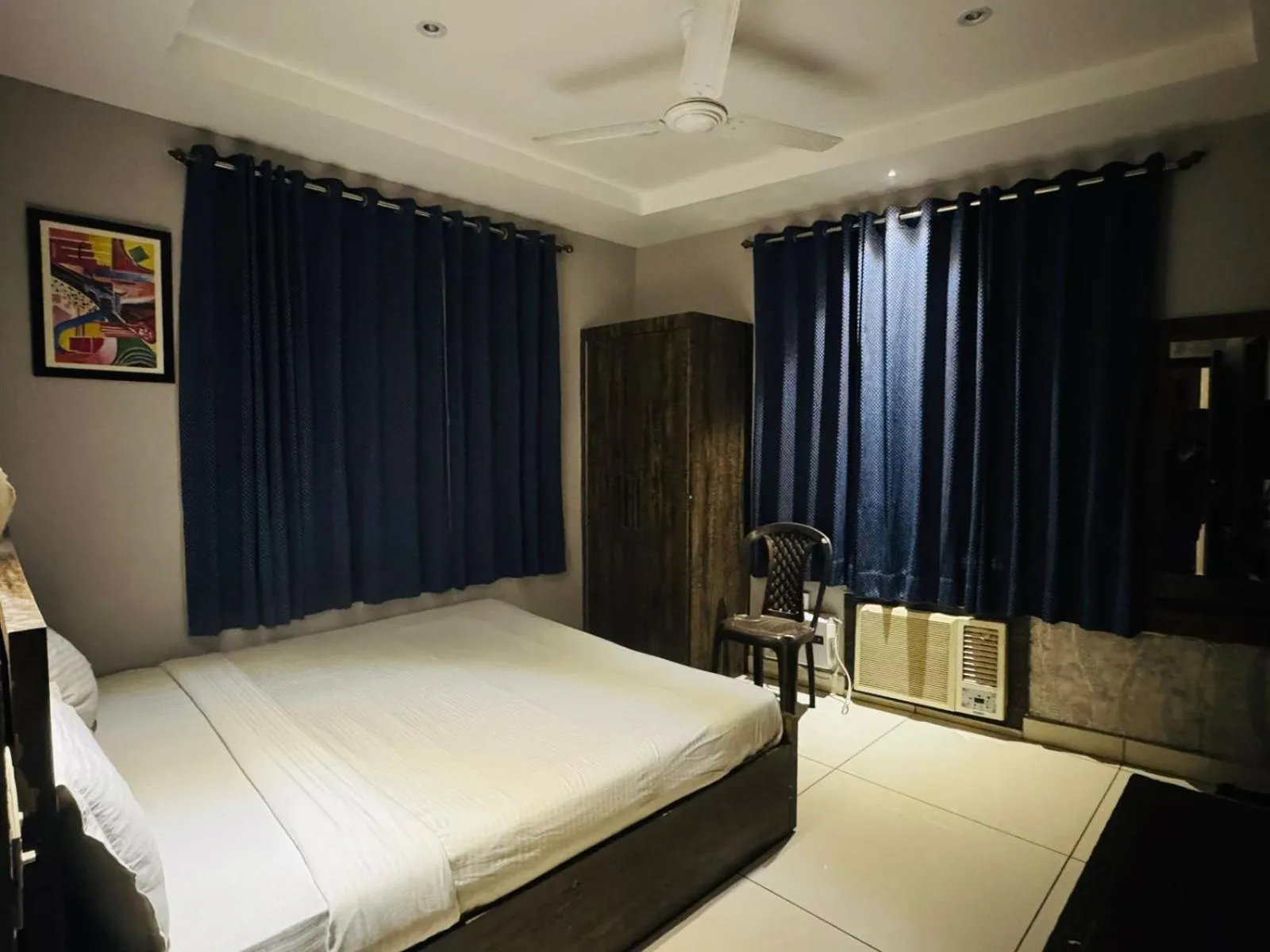 Bedroom in Hotel Pearl inn