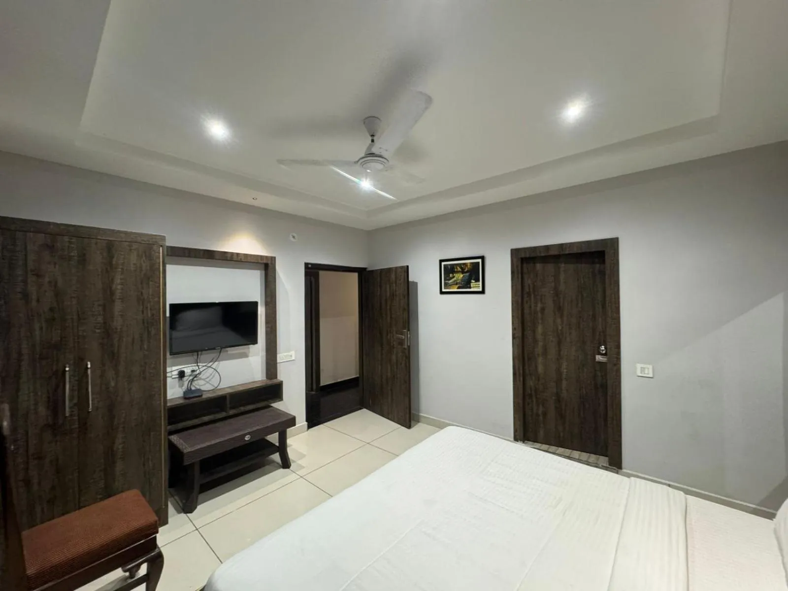 Bedroom in Hotel Pearl inn