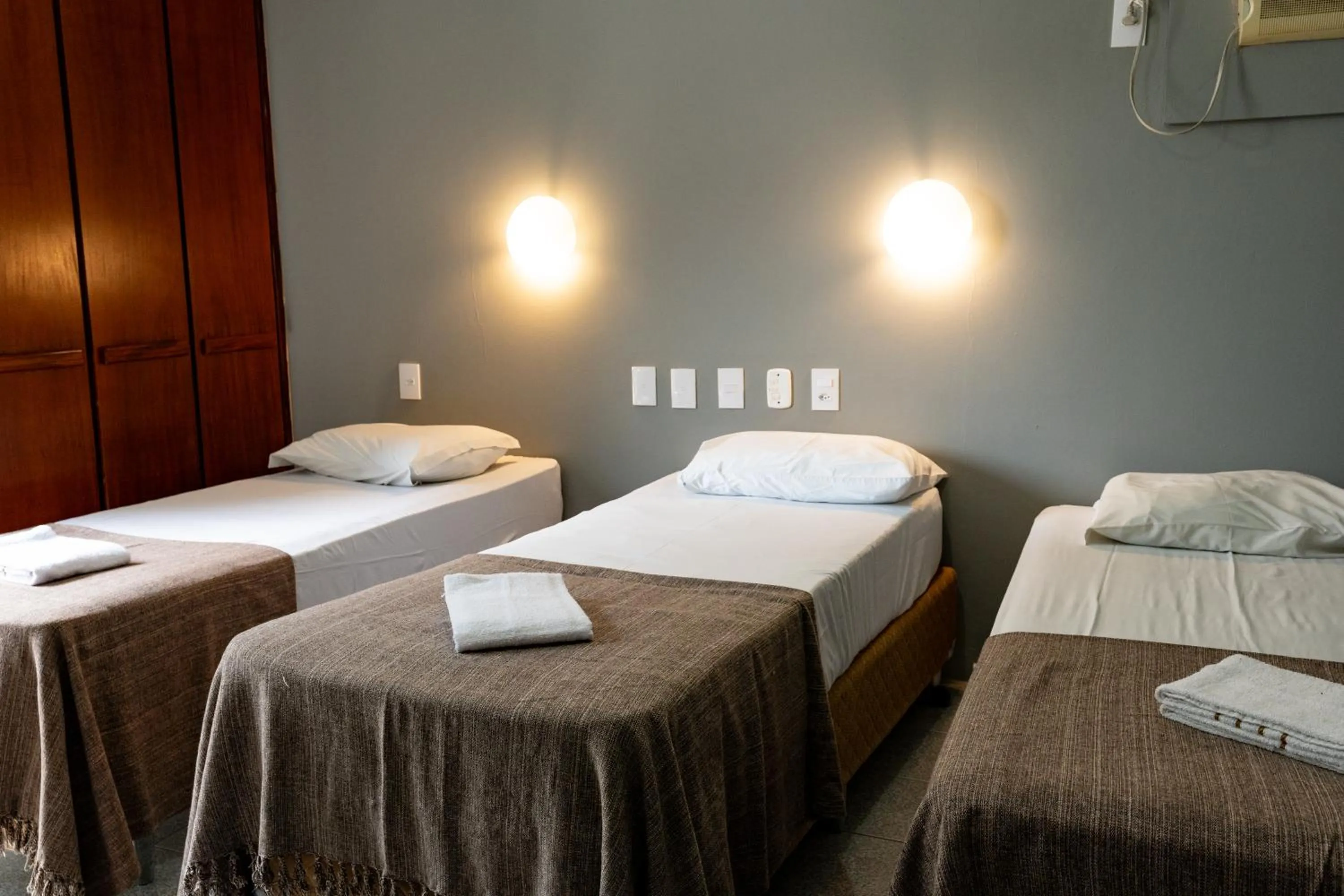 Photo of the whole room, Bed in HANNA Praia Hotel - Florianópolis