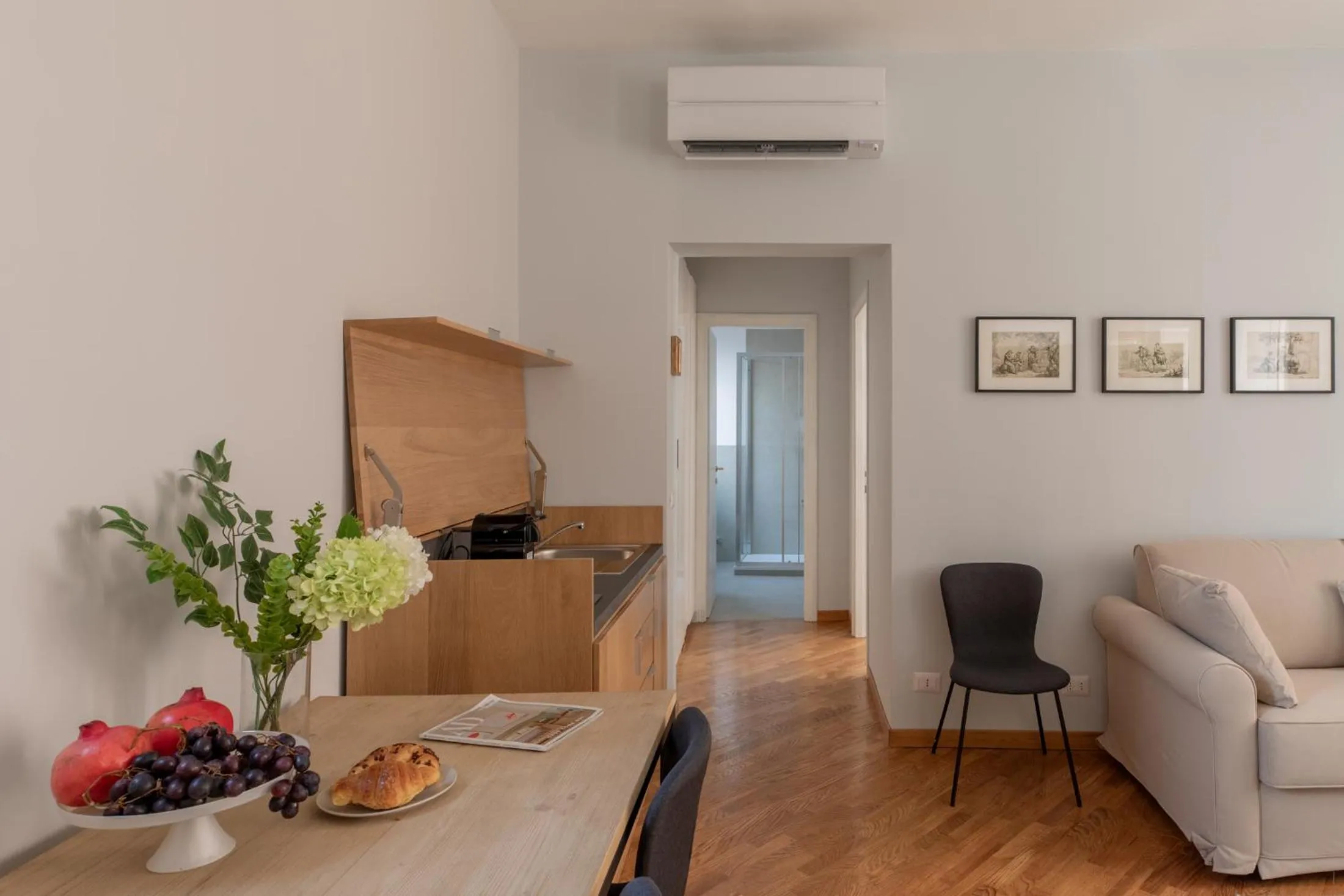 Dining area in iFlat Trevi Charming