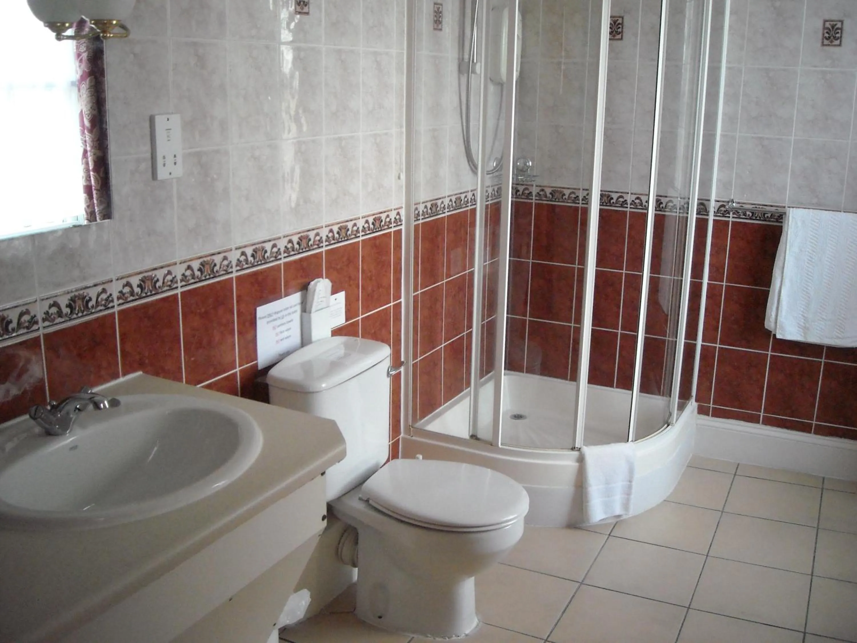 Bathroom in Townstal Farmhouse