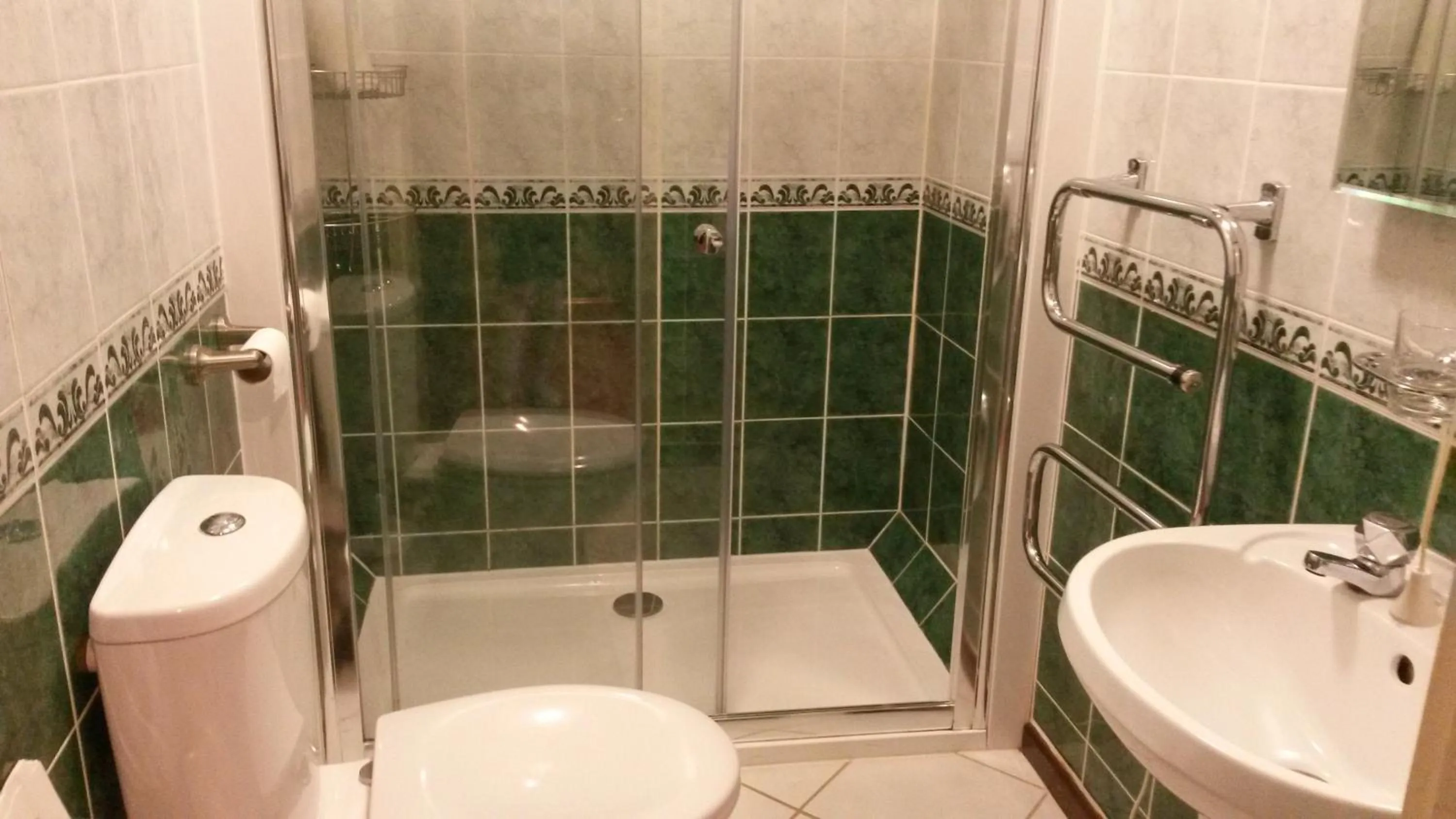 Bathroom in Townstal Farmhouse