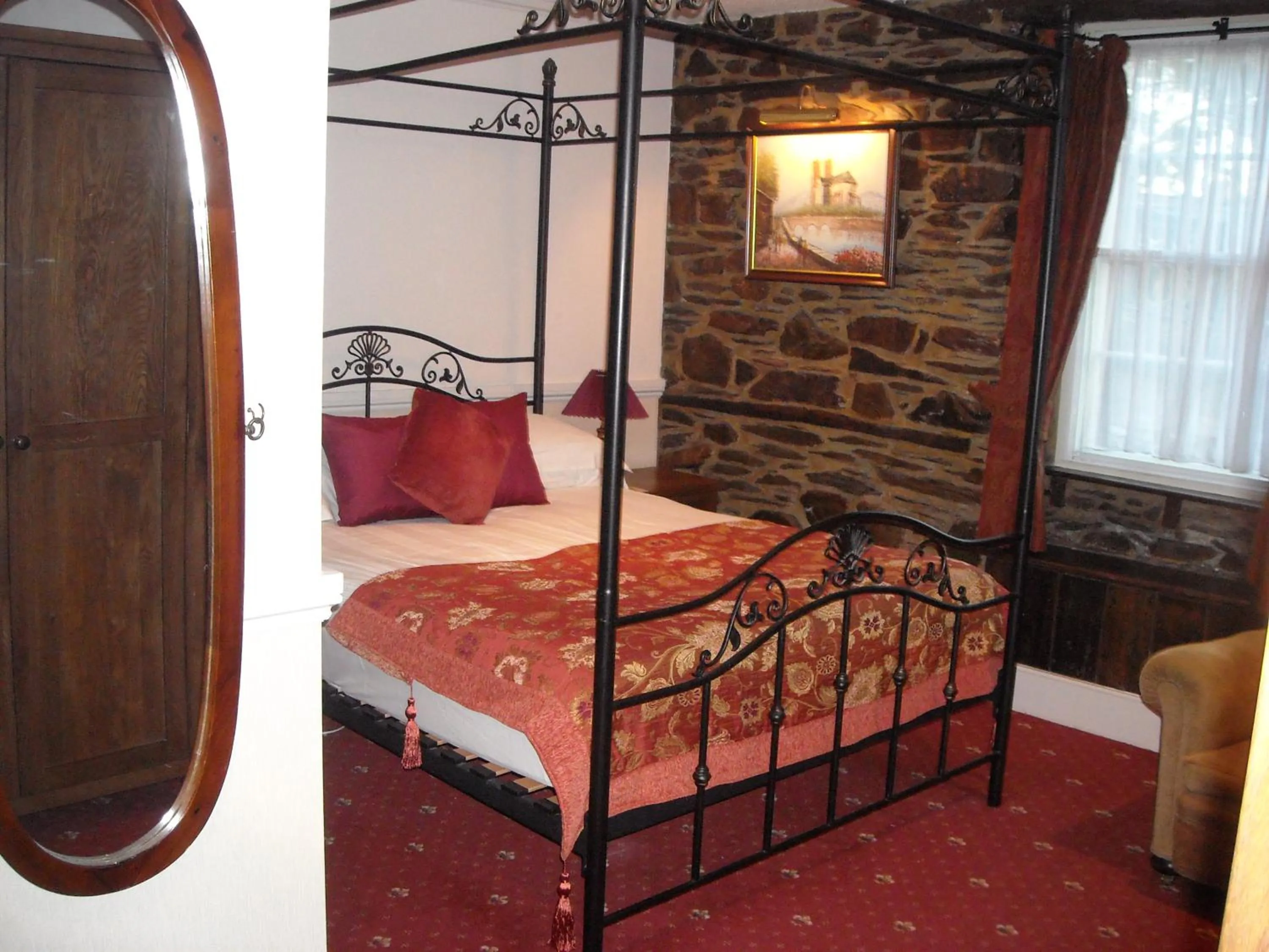 Bed in Townstal Farmhouse