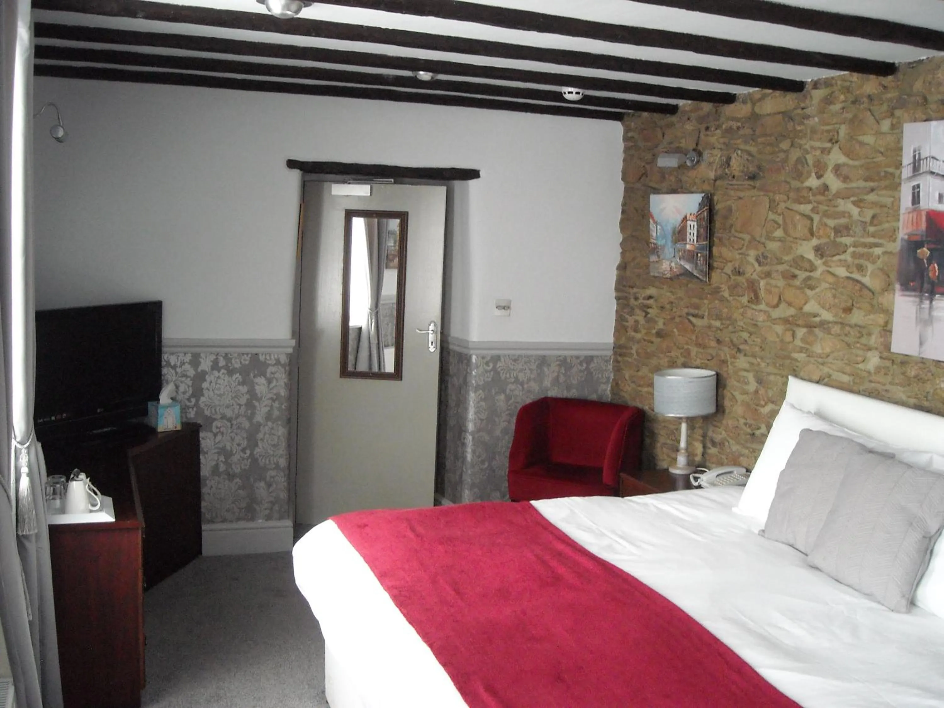 Bed in Townstal Farmhouse