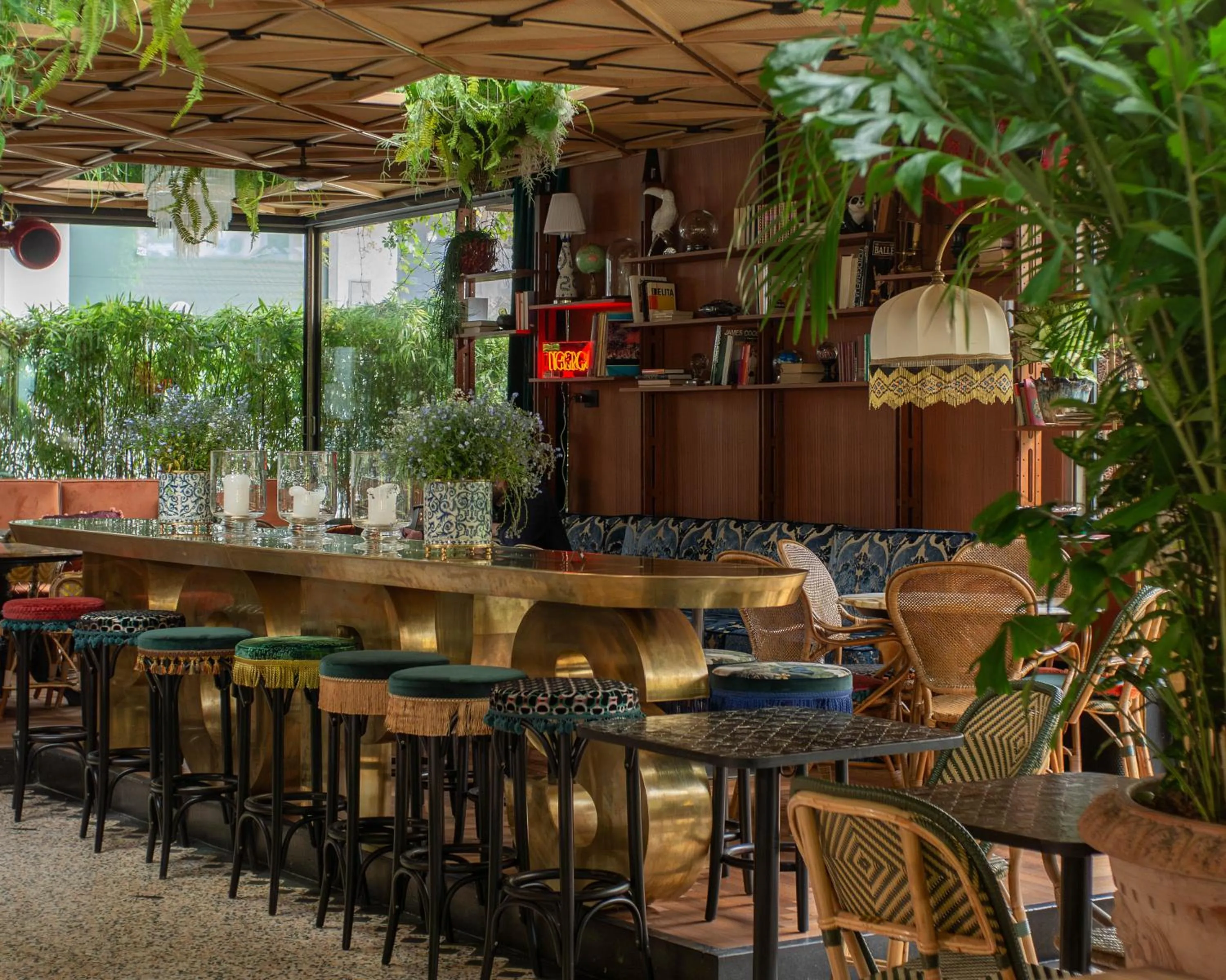 Restaurant/places to eat in AS Boutique Hotel, superior