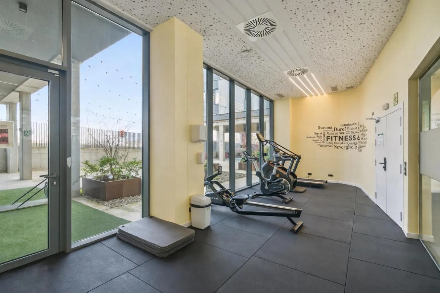 Fitness centre/facilities in Home and CoLiving Pamplona
