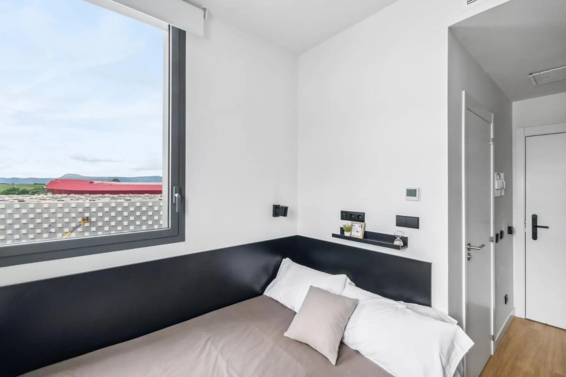 Bedroom, Bed in Home and CoLiving Pamplona