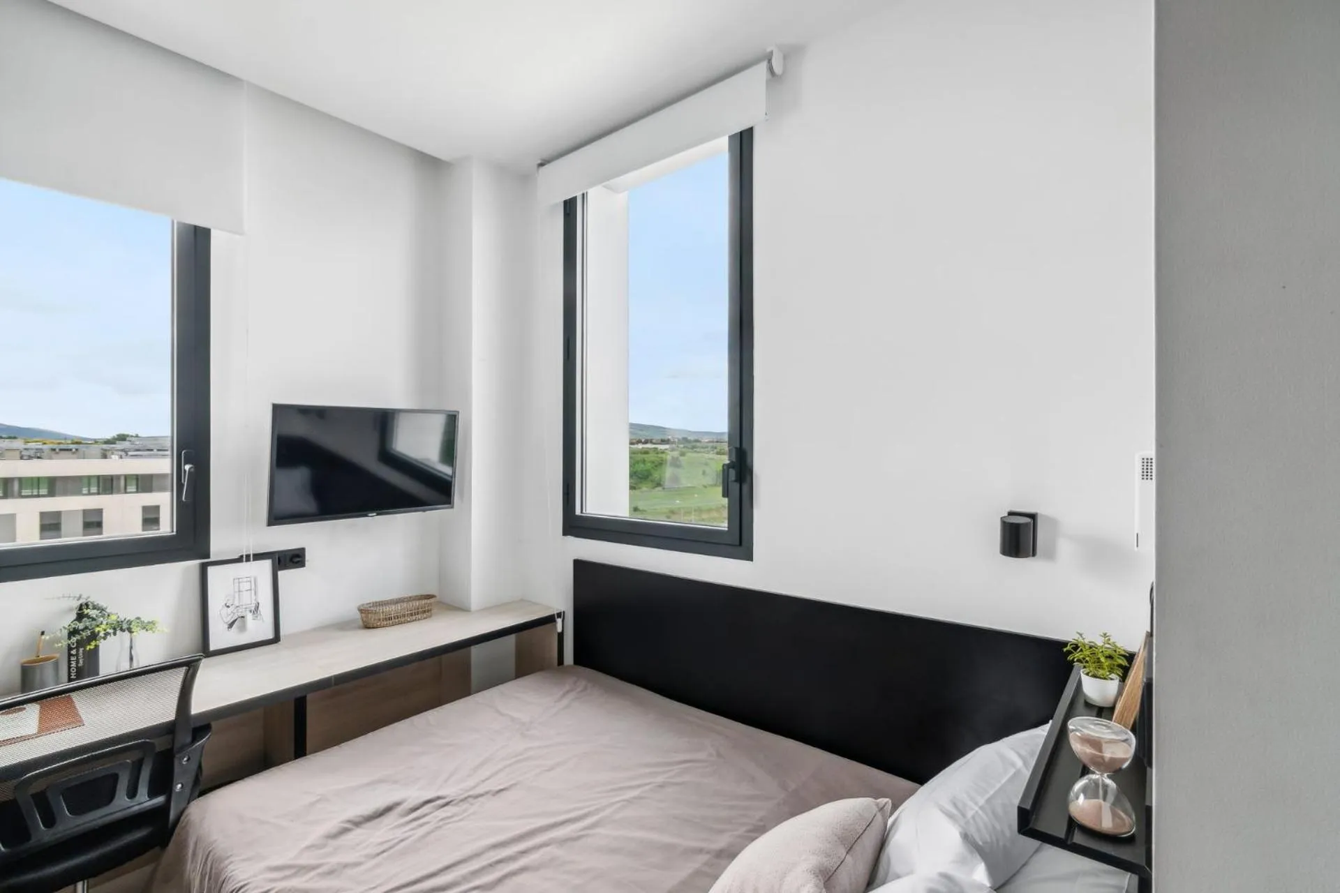 TV and multimedia, Bed in Home and CoLiving Pamplona