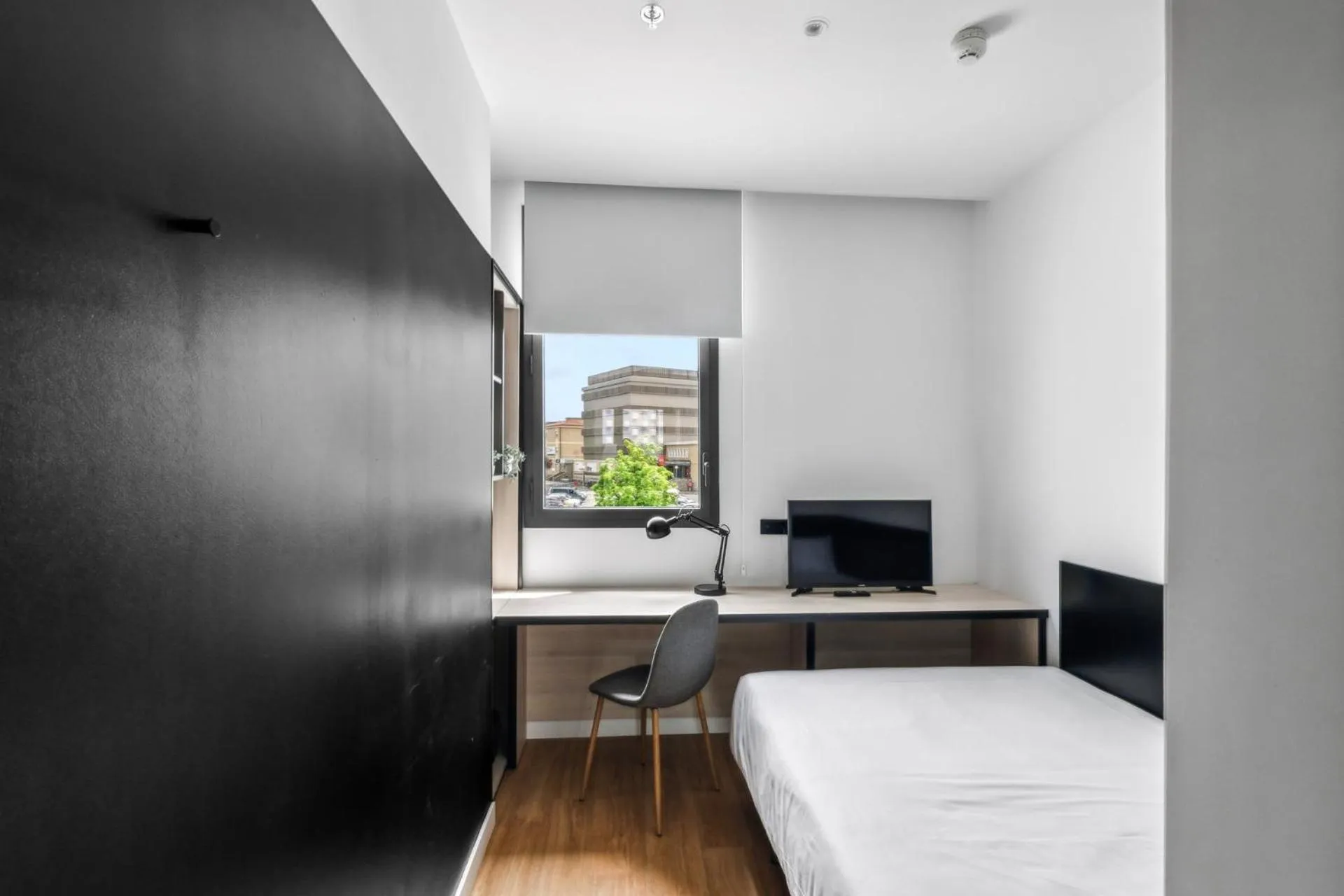 TV and multimedia, Bed in Home and CoLiving Pamplona