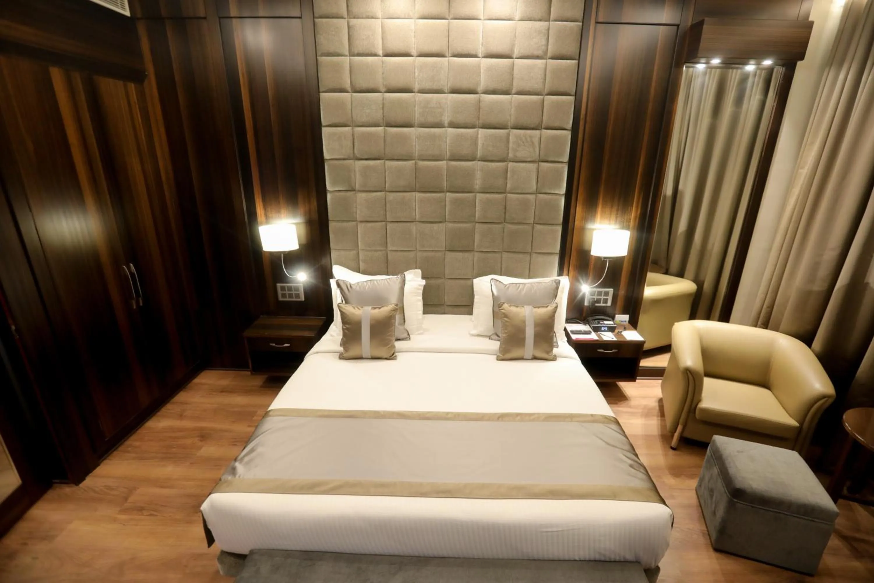 Bed in Ramada Jamshedpur Bistupur