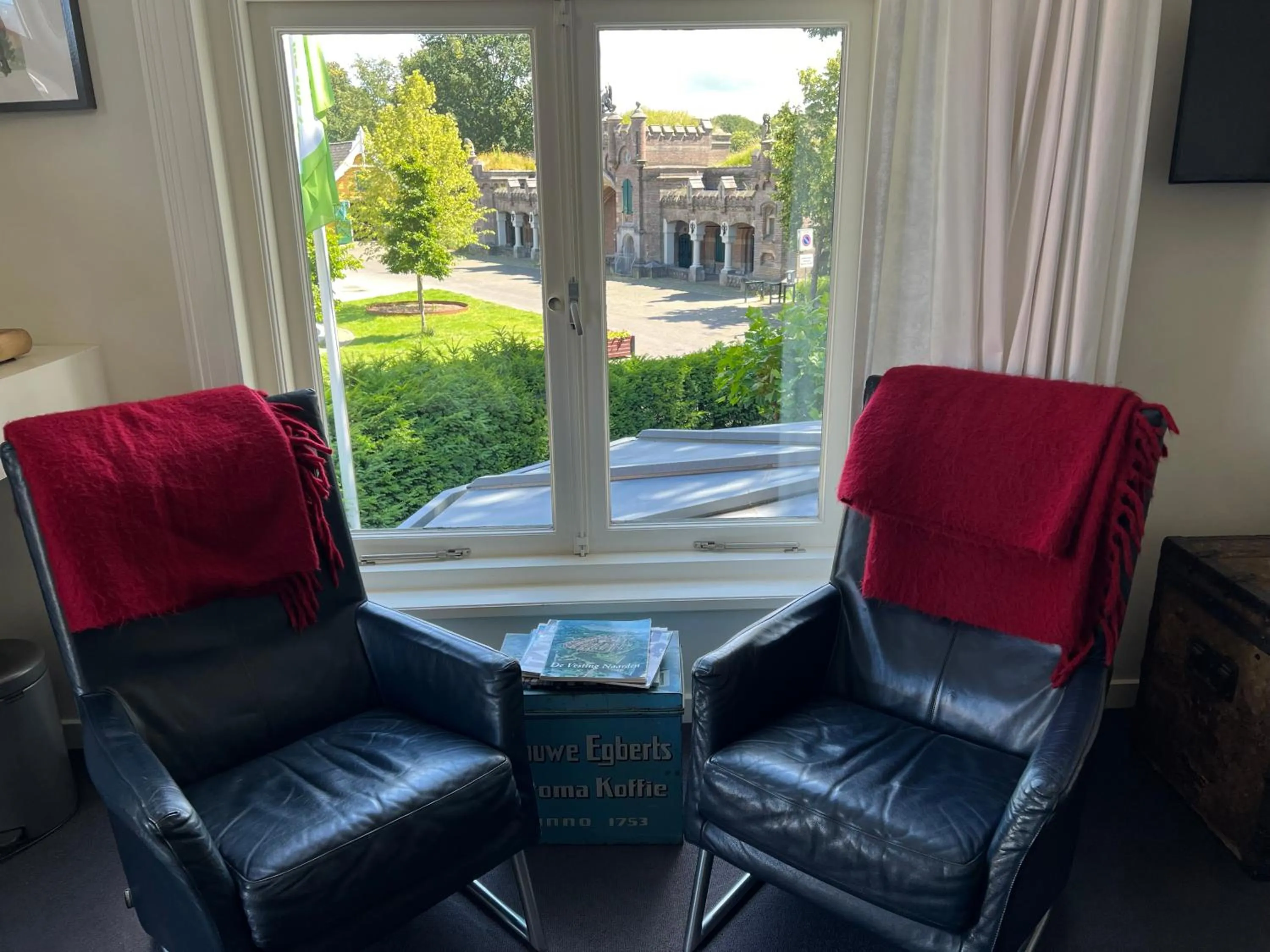 Seating area in Room One-Twenty-One