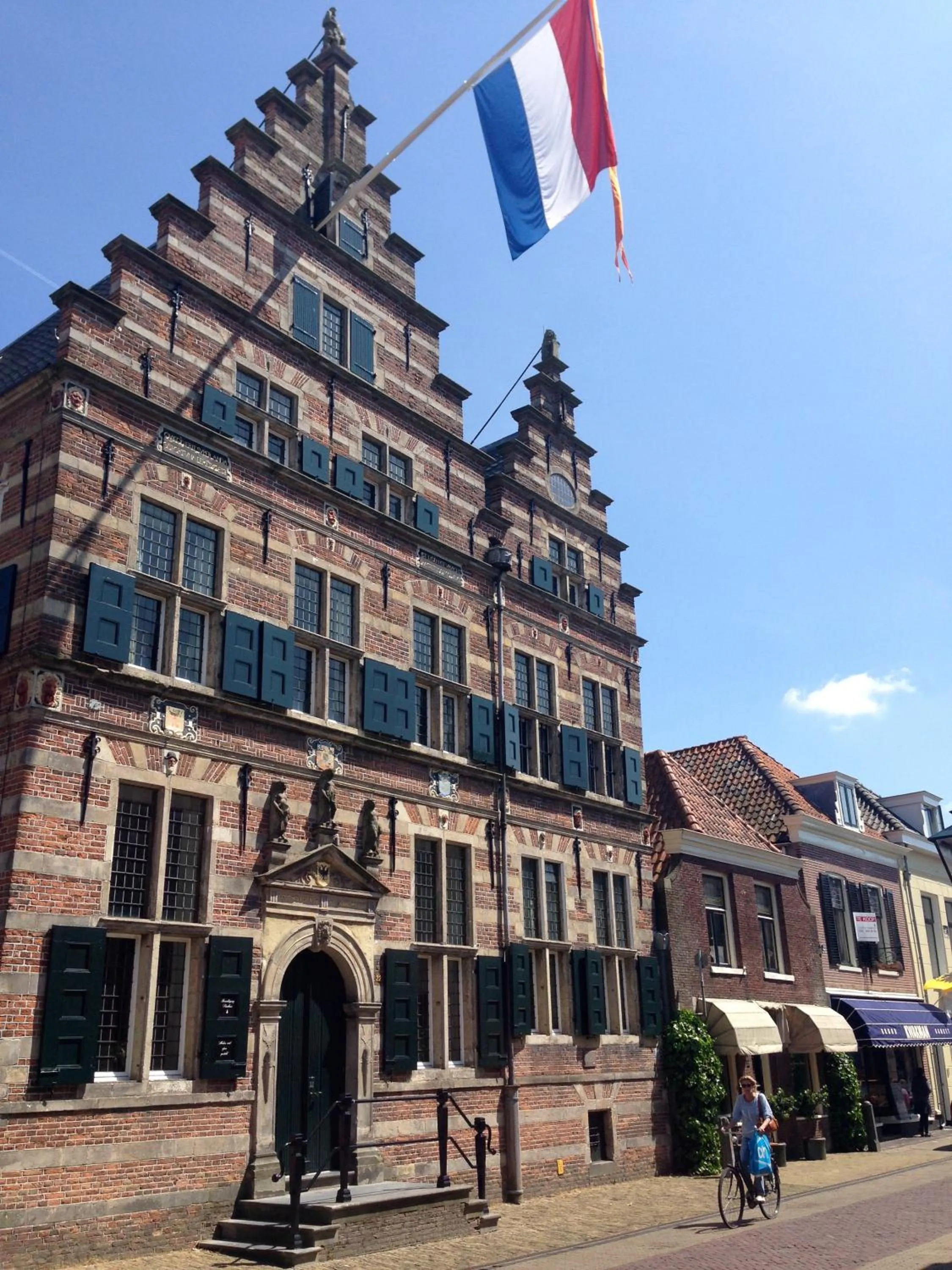 Nearby landmark in Room One-Twenty-One