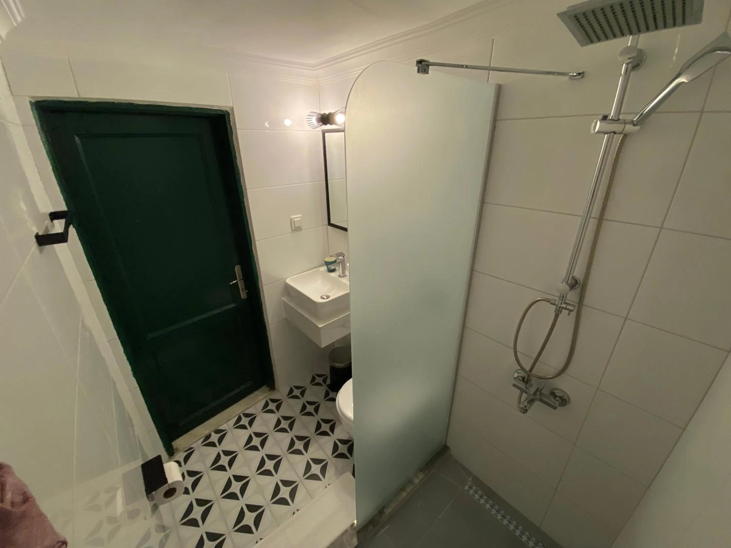 Shower in Garden Palace Boutique Hotel