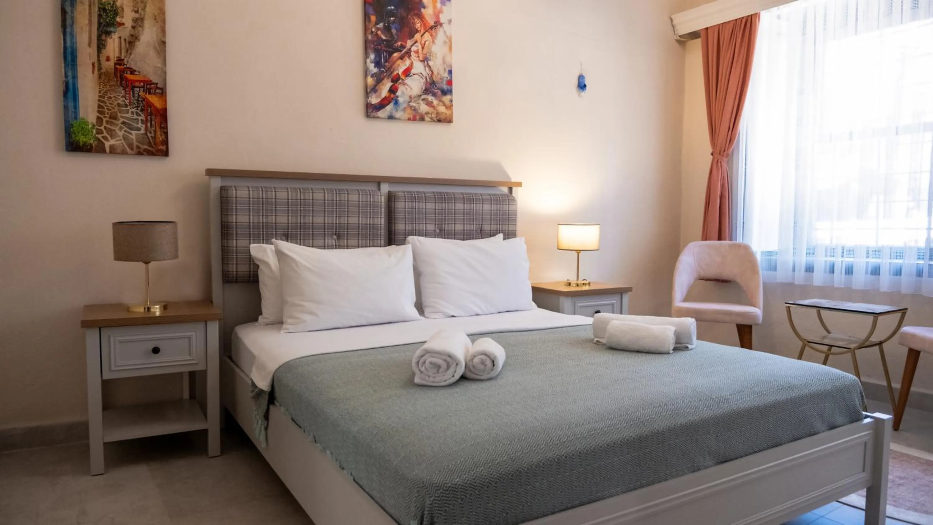 Bed in Garden Palace Boutique Hotel