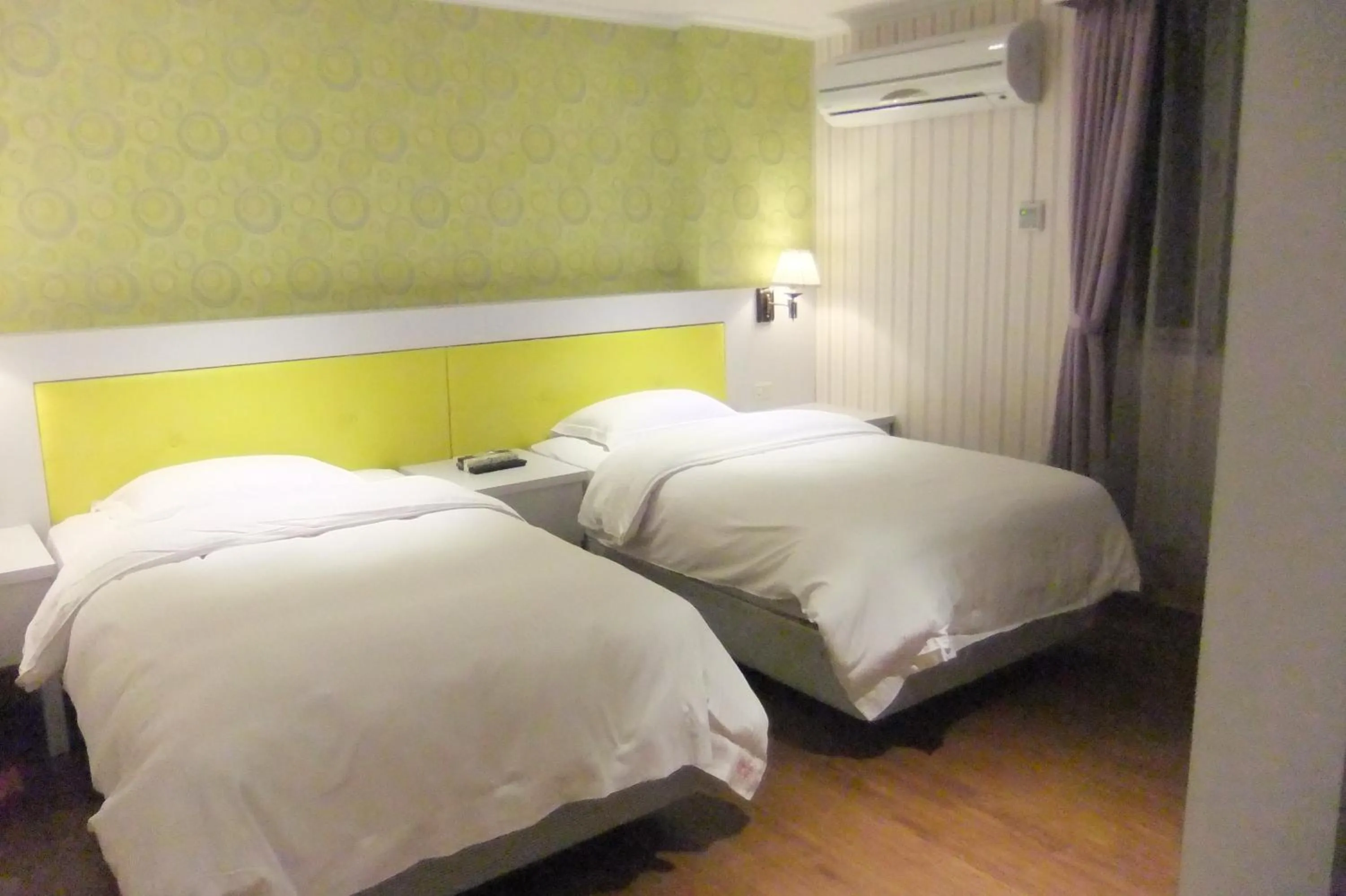 Seating area, Bed in European Castle歐堡商務汽車旅館有限公司