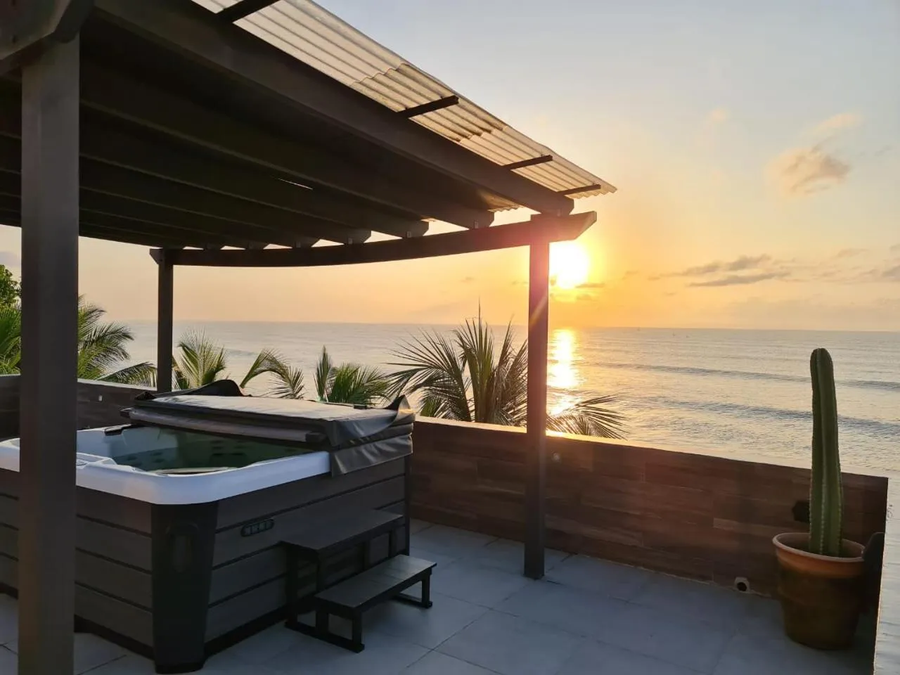 Hot Tub in Serenity Residences & Spa - Kokrobite Beach